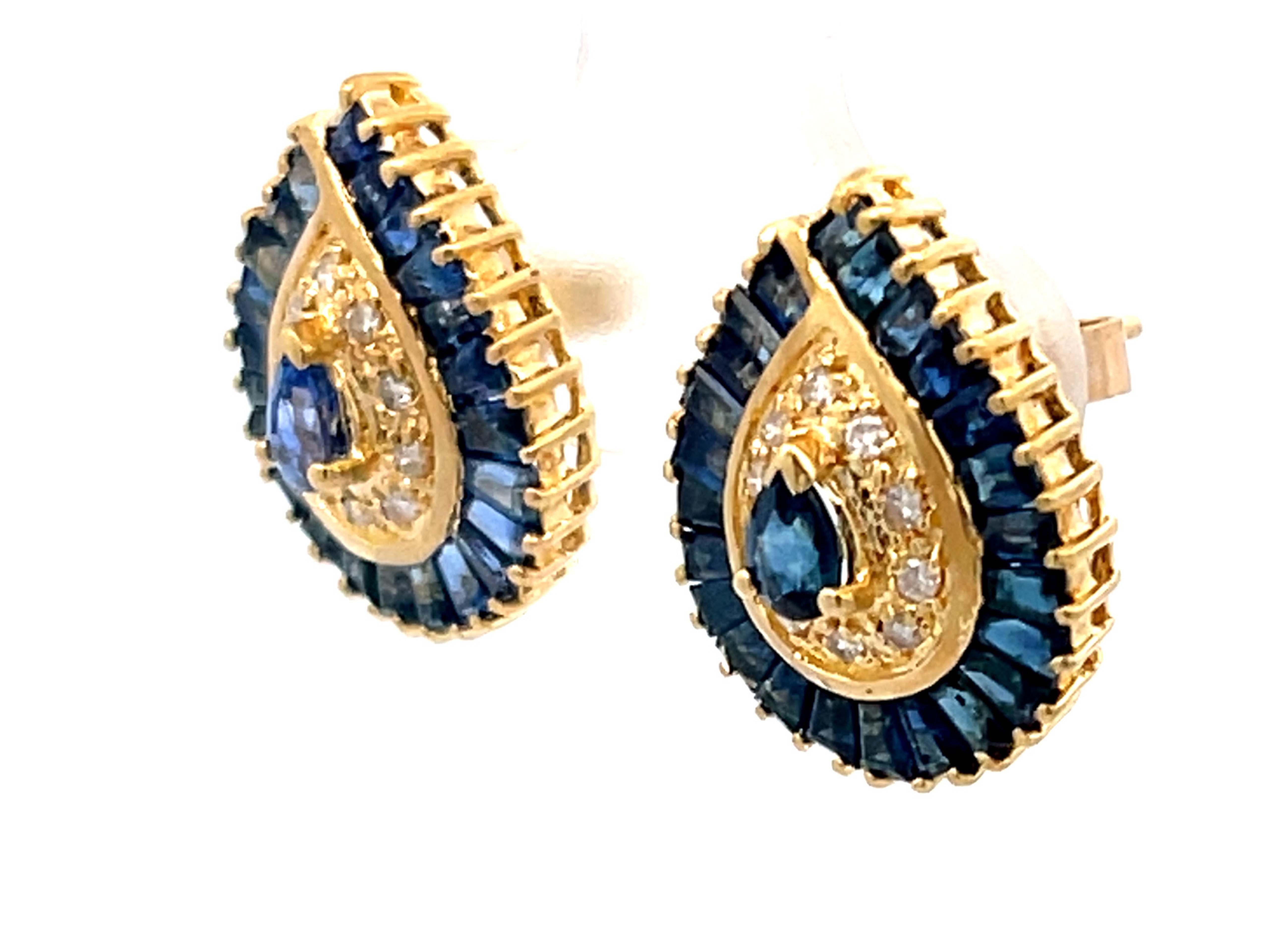 Pear Shaped Sapphire Halo and Diamond Stud Earrings in 18k Yellow Gold In Excellent Condition For Sale In Honolulu, HI