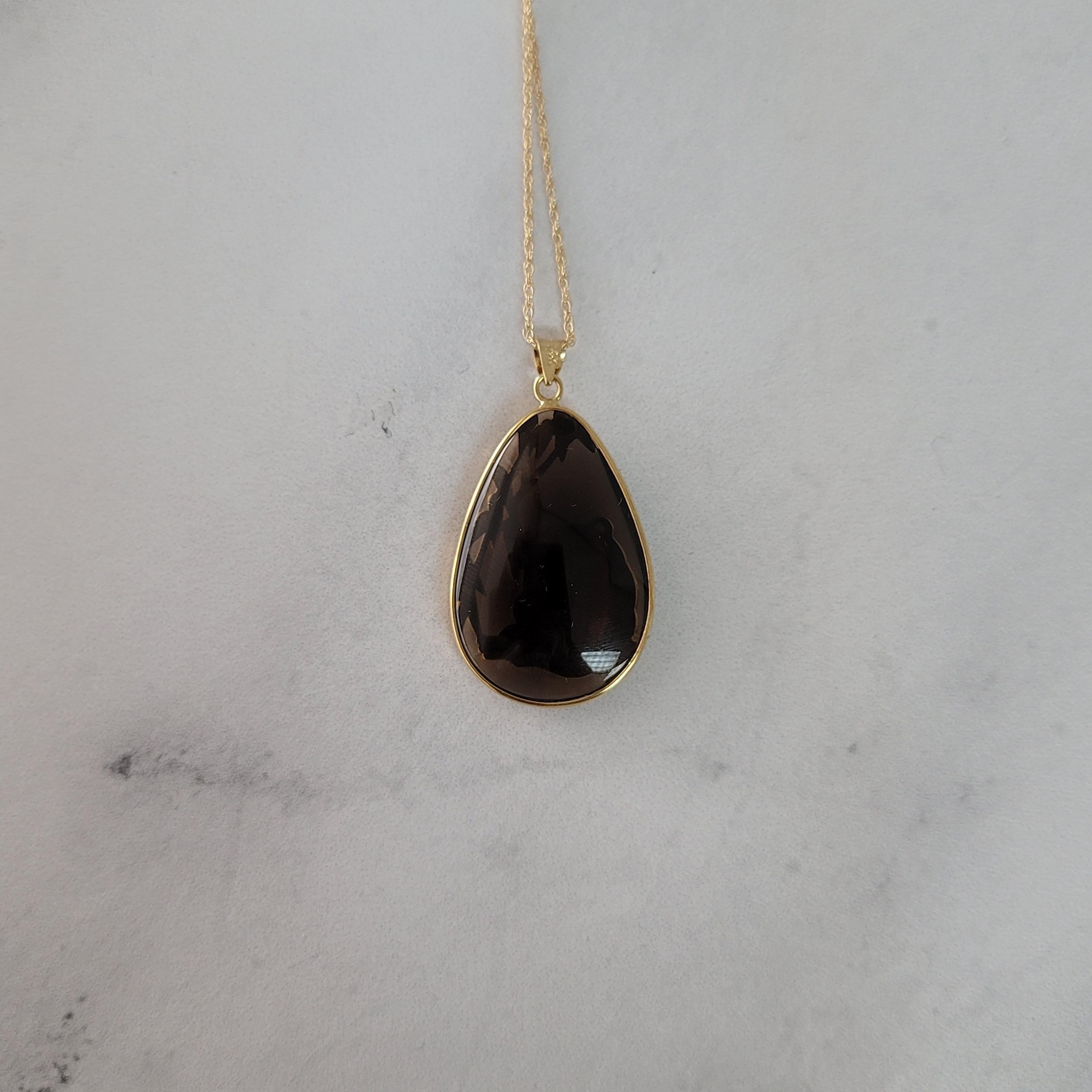 Collier de jade et de quartz fumé en forme de poire avec motif panda en or jaune 14 carats Unisexe en vente