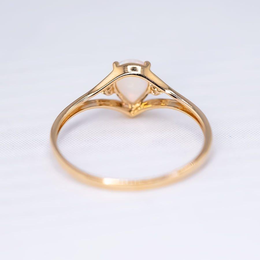 Bague poire en or jaune 14K avec opale et diamant Unisexe en vente