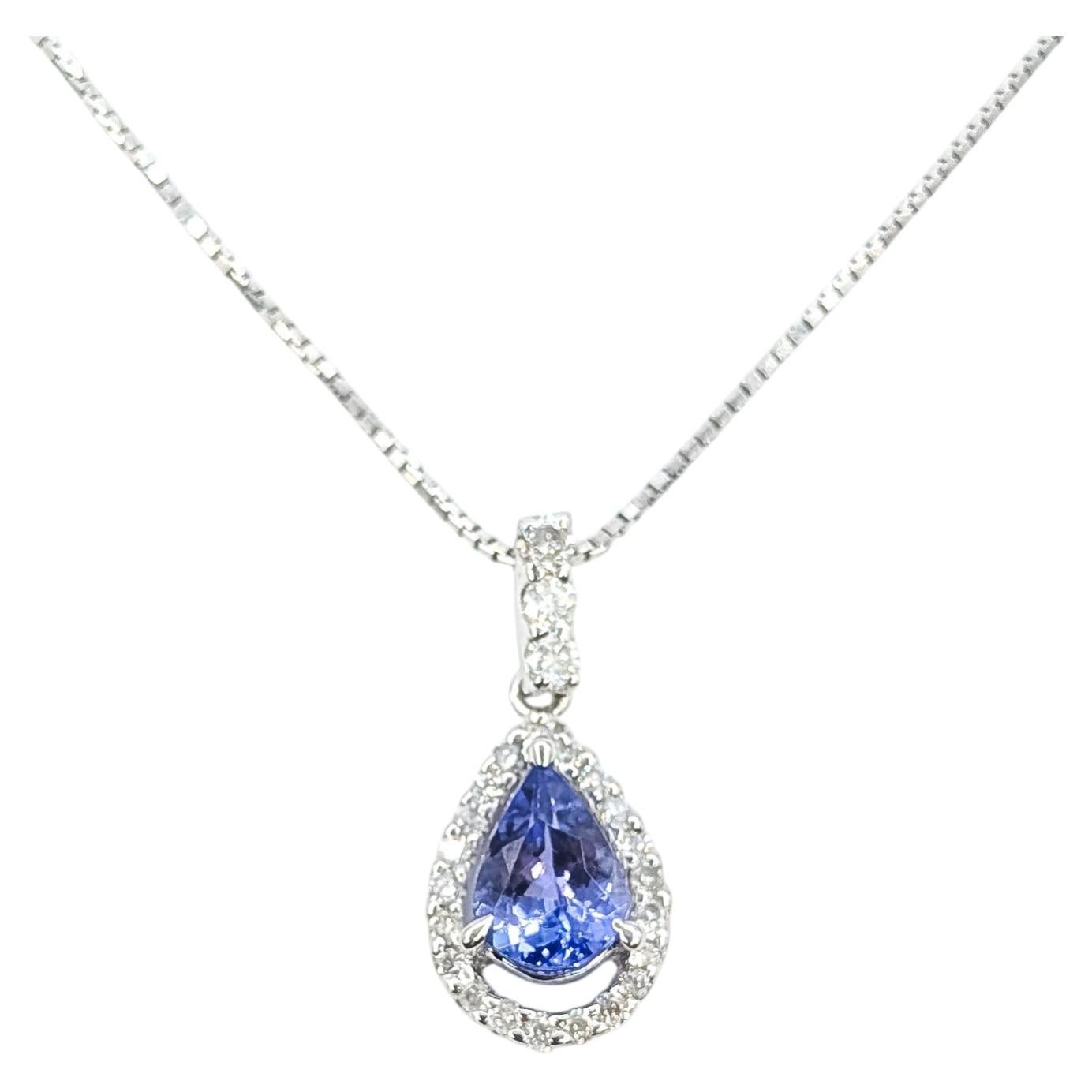 Collana con pendente in tanzanite a forma di pera e diamanti in oro bianco 14k