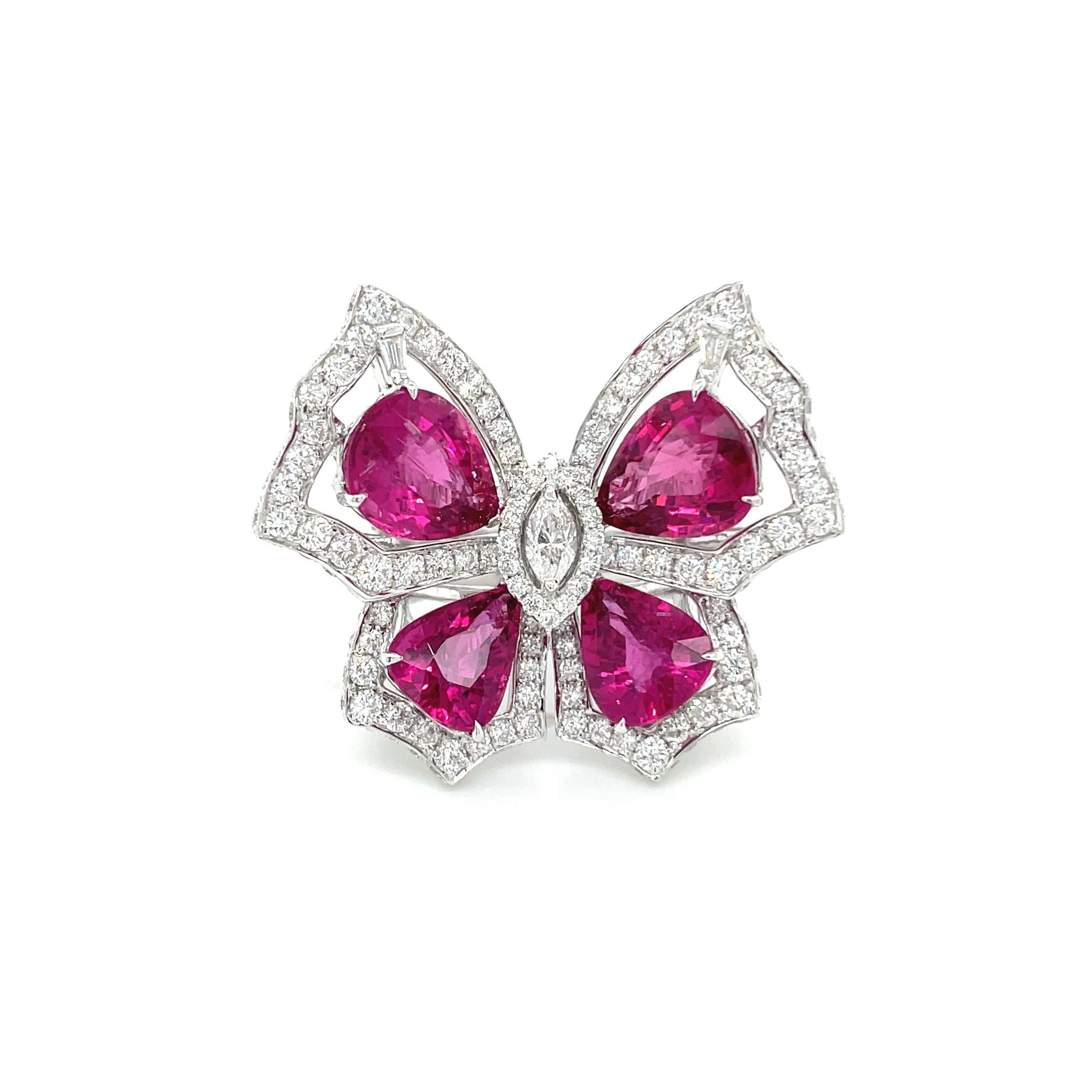 Taille poire Bague de fiançailles en 18 carats avec tourmaline en forme de poire Cts 10,26 diamant papillon en vente