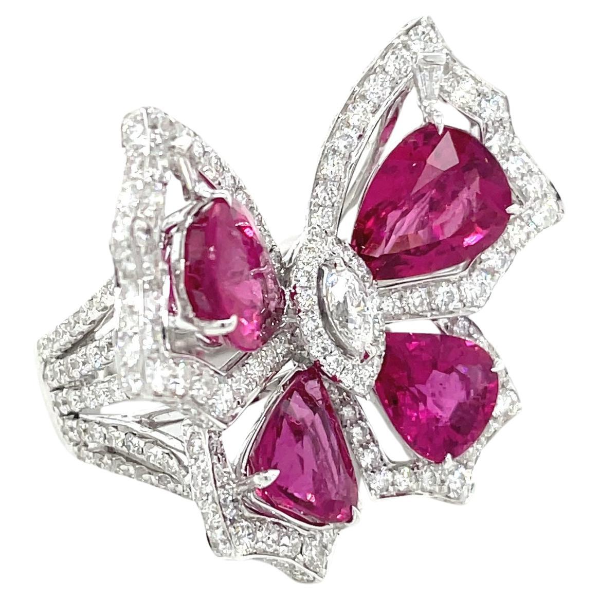 Pear-Shaped Tourmaline Cts 10.26 Butterfly Diamond Engagement Ring set in 18k