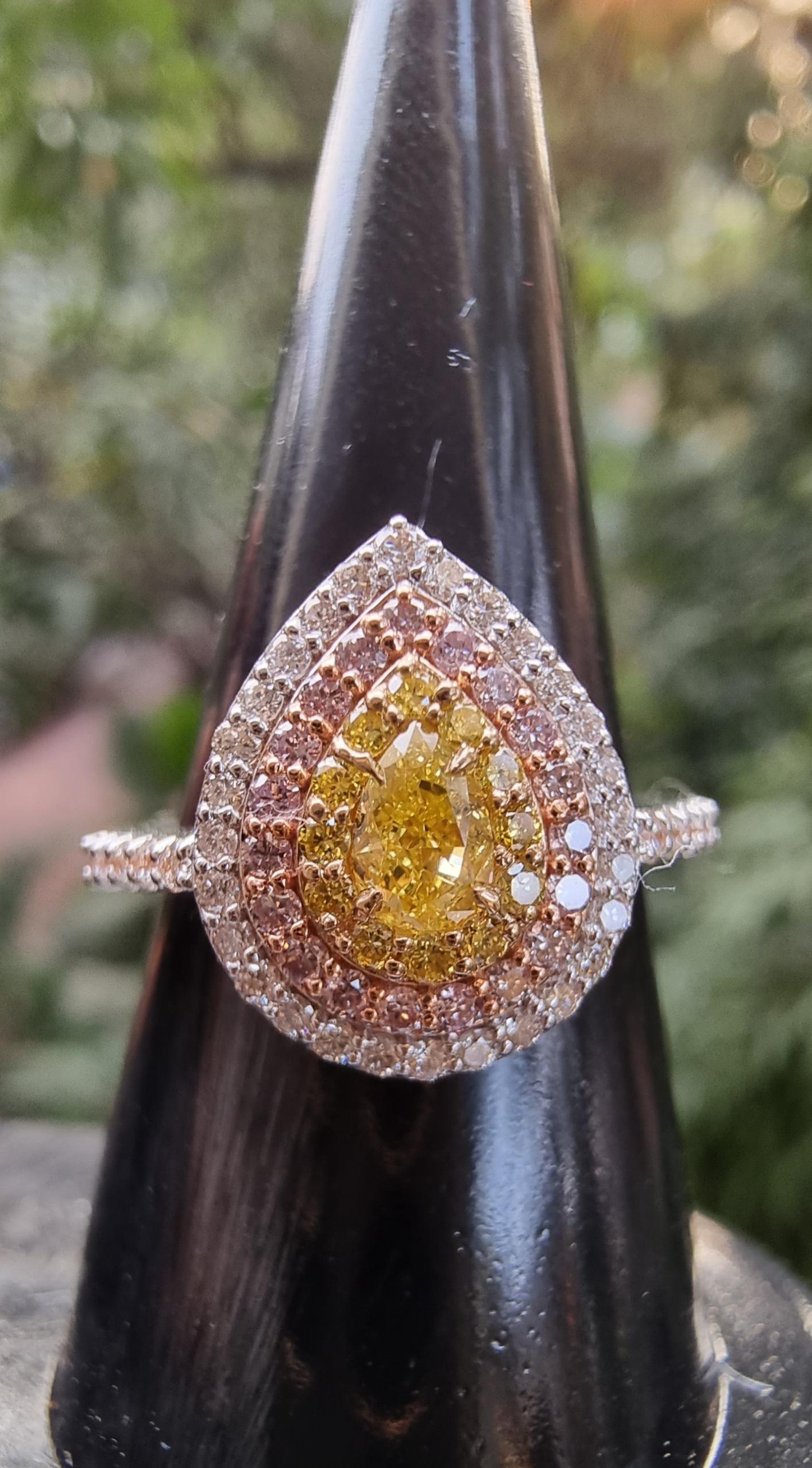 Moderno Anello con diamante giallo a forma di pera