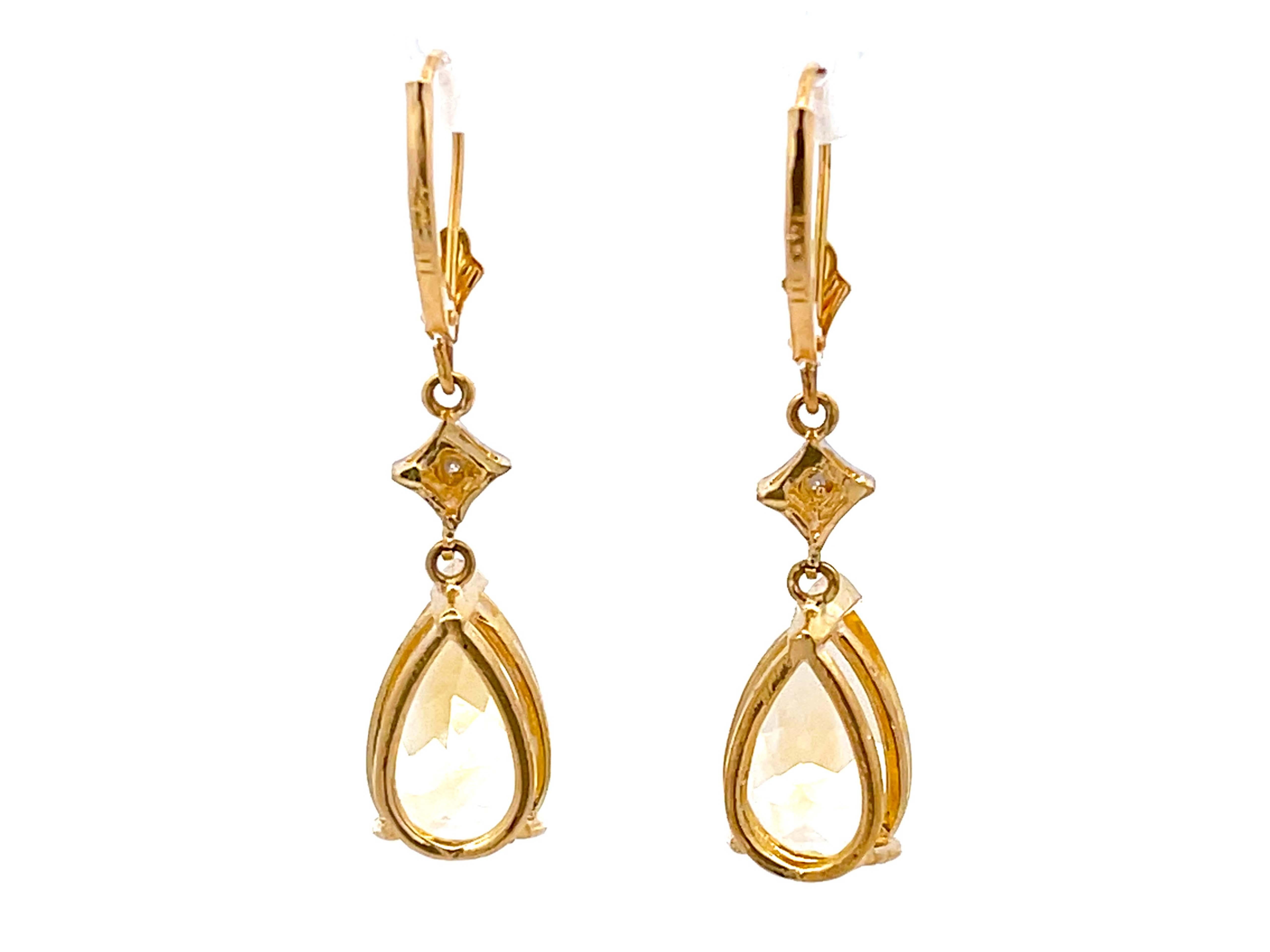 Pear Shaped Yellow Topaz Drop Diamond Dangly Earrings in 14k Yellow Gold In Excellent Condition For Sale In Honolulu, HI