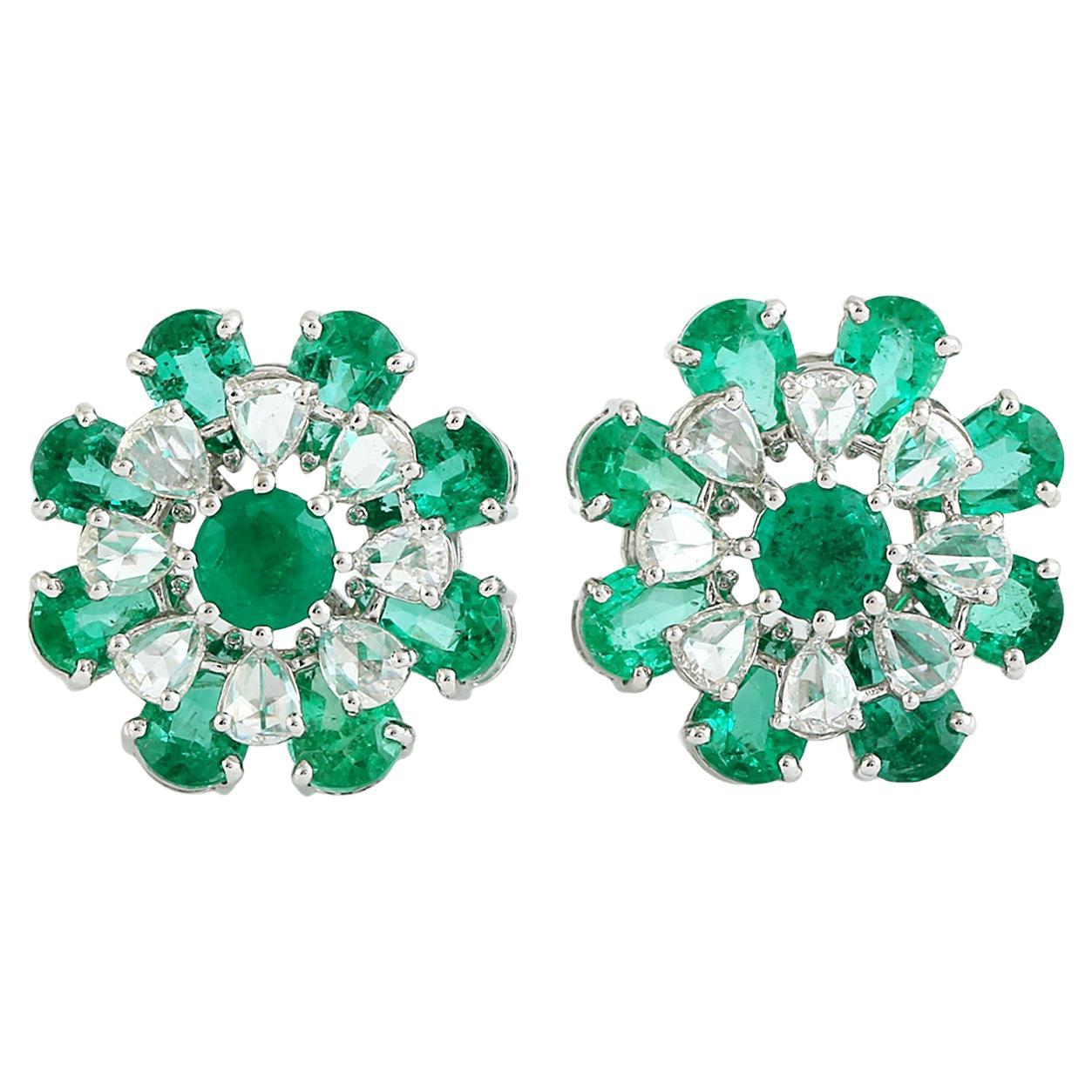 Boucles d'oreilles florales en or blanc 18 carats, émeraude zambienne en forme de poire et diamants