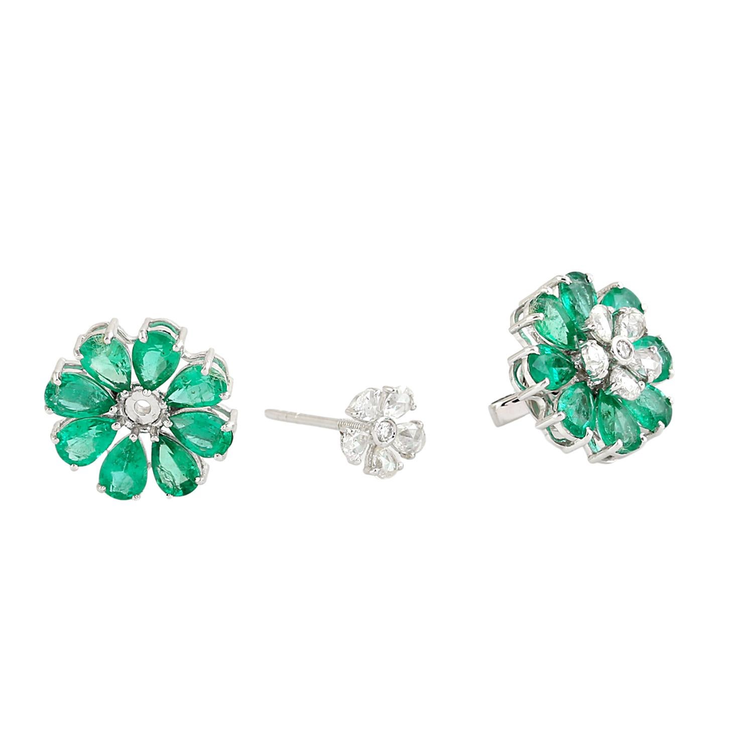 Taille mixte Boucles d'oreilles florales en or blanc 18k en forme de poire avec émeraude de Zambie et diamants en vente