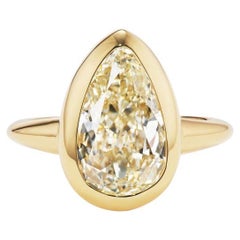 Pear Statement Brilliant White 14K White Gold Refined Light Signature