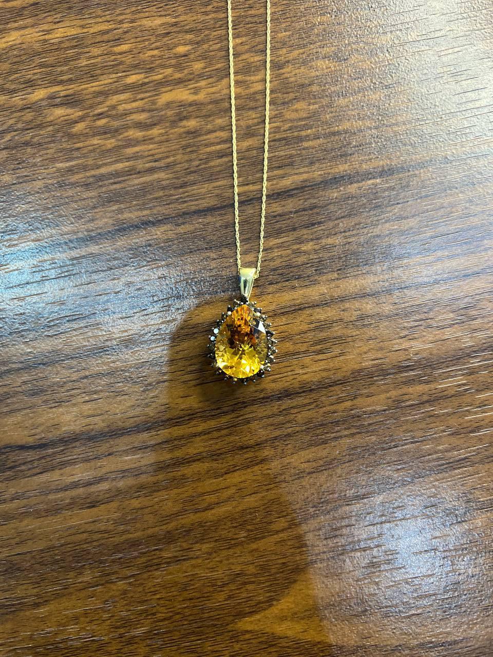 Birne Tropfenform Orange Citrin mit braunen Diamanten Halo 14K Gold Halskette im Angebot 1