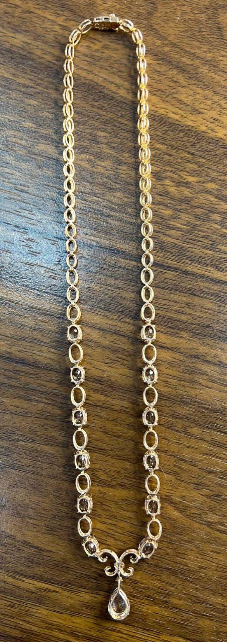 Taglio a goccia Collana con ciondolo a goccia in oro rosa 14 carati con diamanti fantasia in vendita