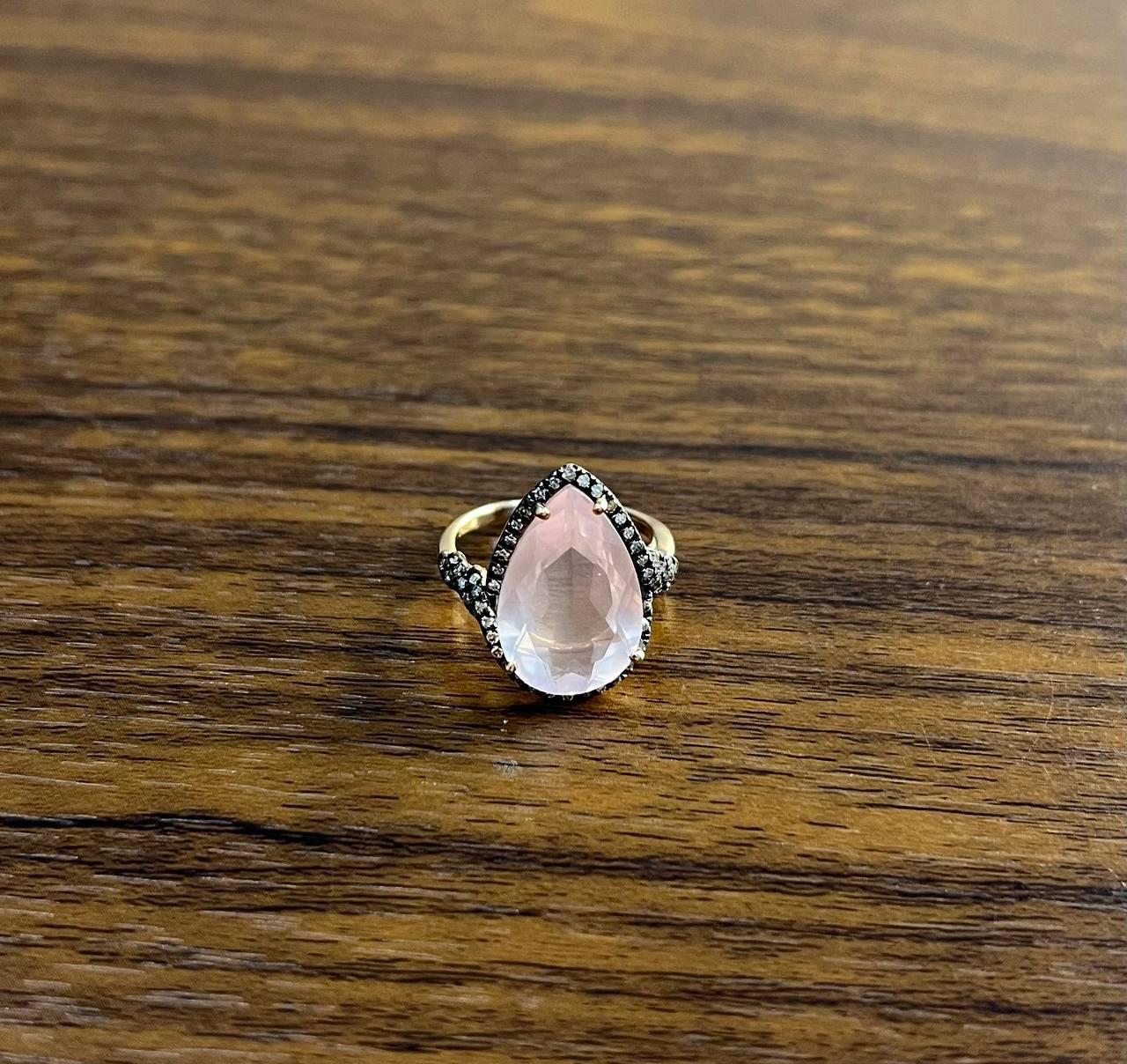 Donna Anello in oro rosa 14K a forma di pera a goccia sfaccettata con quarzo rosa e diamanti a raggiera in vendita
