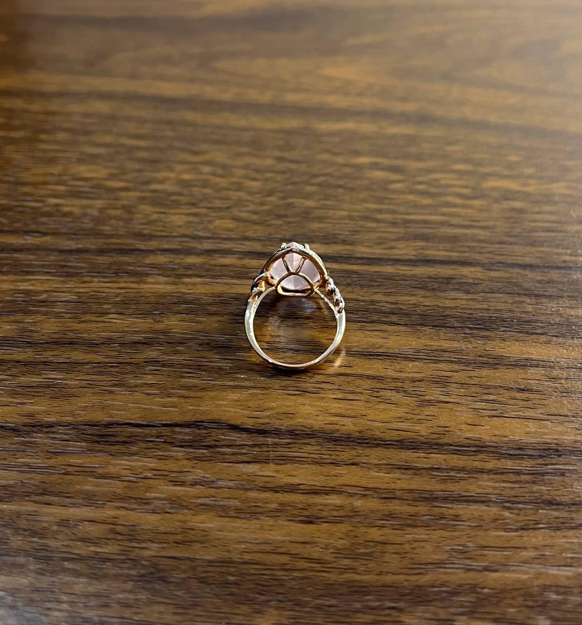 Anello in oro rosa 14K a forma di pera a goccia sfaccettata con quarzo rosa e diamanti a raggiera in vendita 1