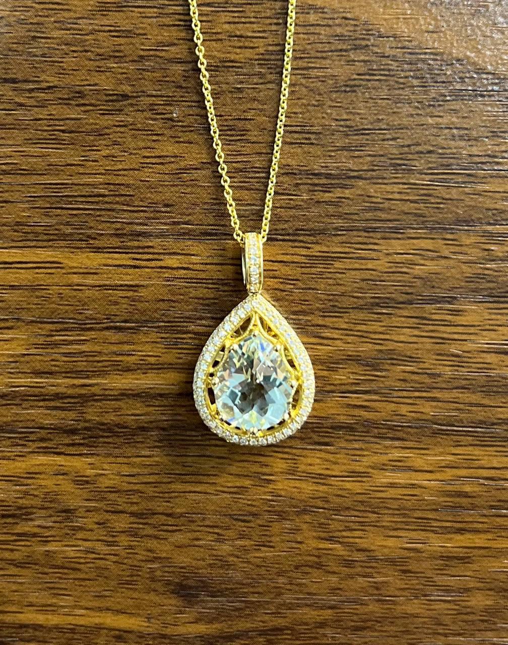 Collier pendentif en forme de goutte d'améthyste verte prasiolite or diamant halo poire Pour femmes en vente