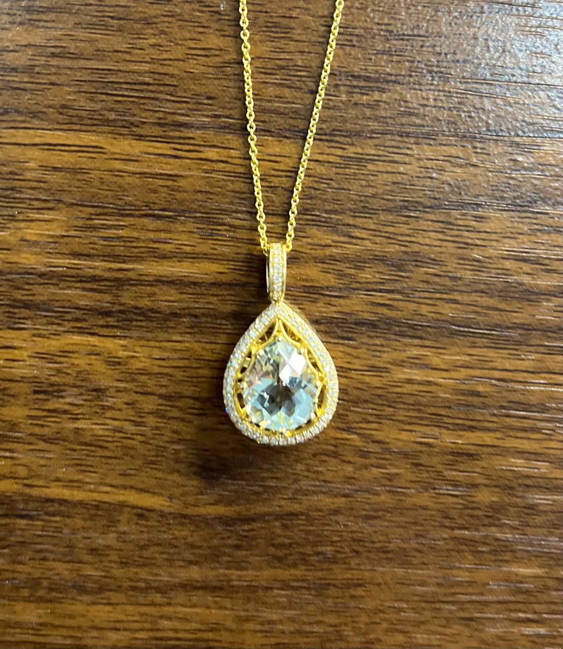 Collier pendentif en forme de goutte d'améthyste verte prasiolite or diamant halo poire en vente 1
