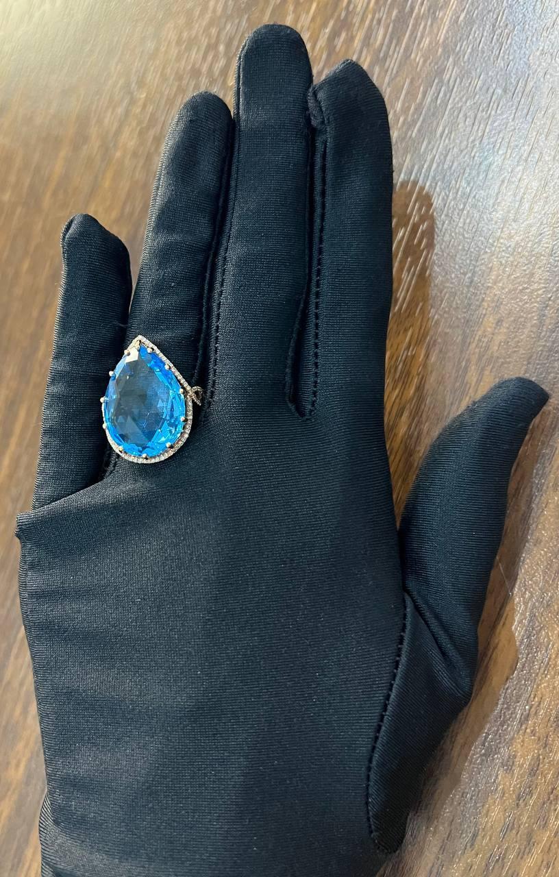 Anillo en forma de lágrima pera Topacio azul suizo Diamante Halo Declaración amarilla Spire Ring en venta 5