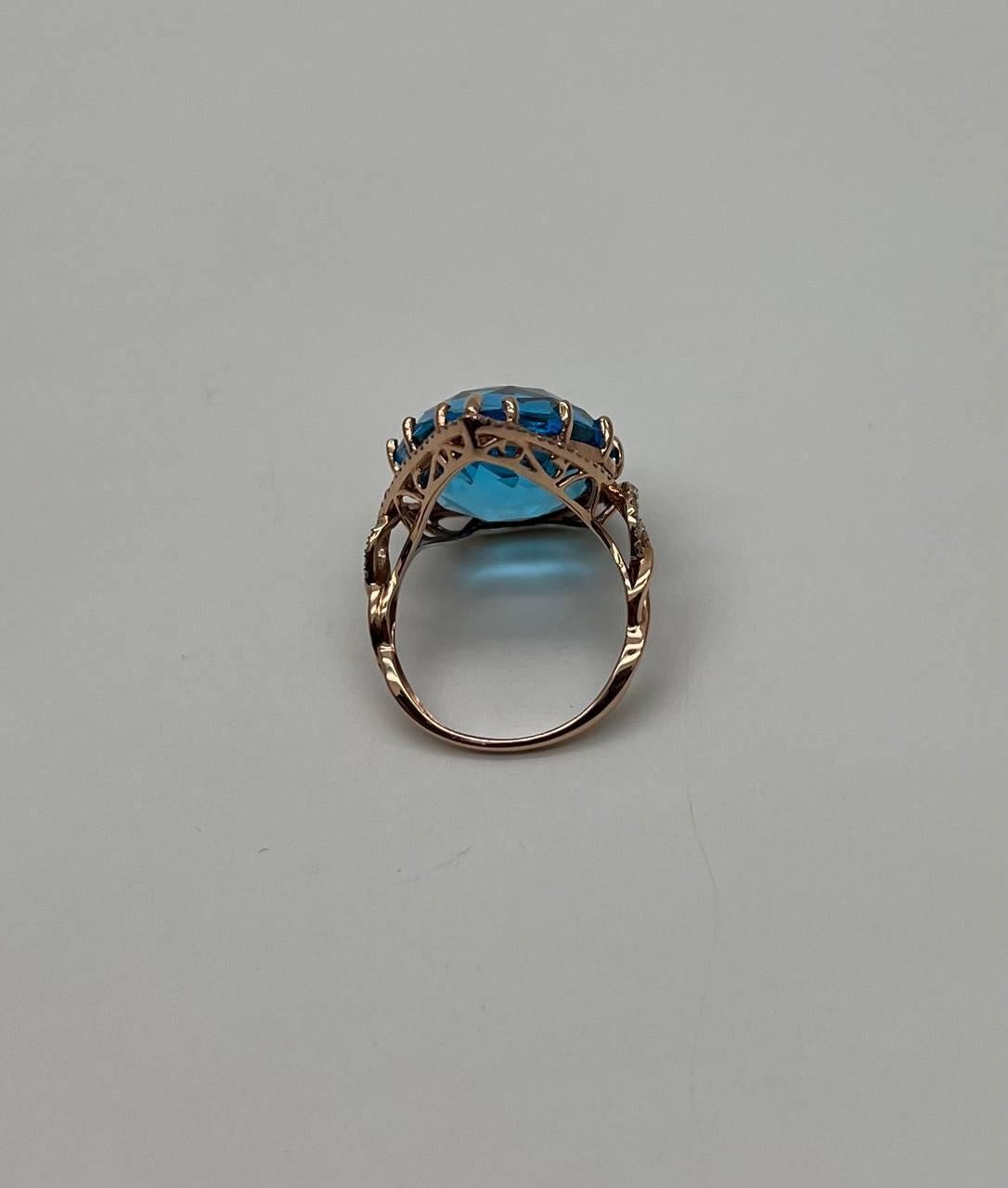 Anillo en forma de lágrima pera Topacio azul suizo Diamante Halo Declaración amarilla Spire Ring en Nuevo estado para la venta en Oakton, VA