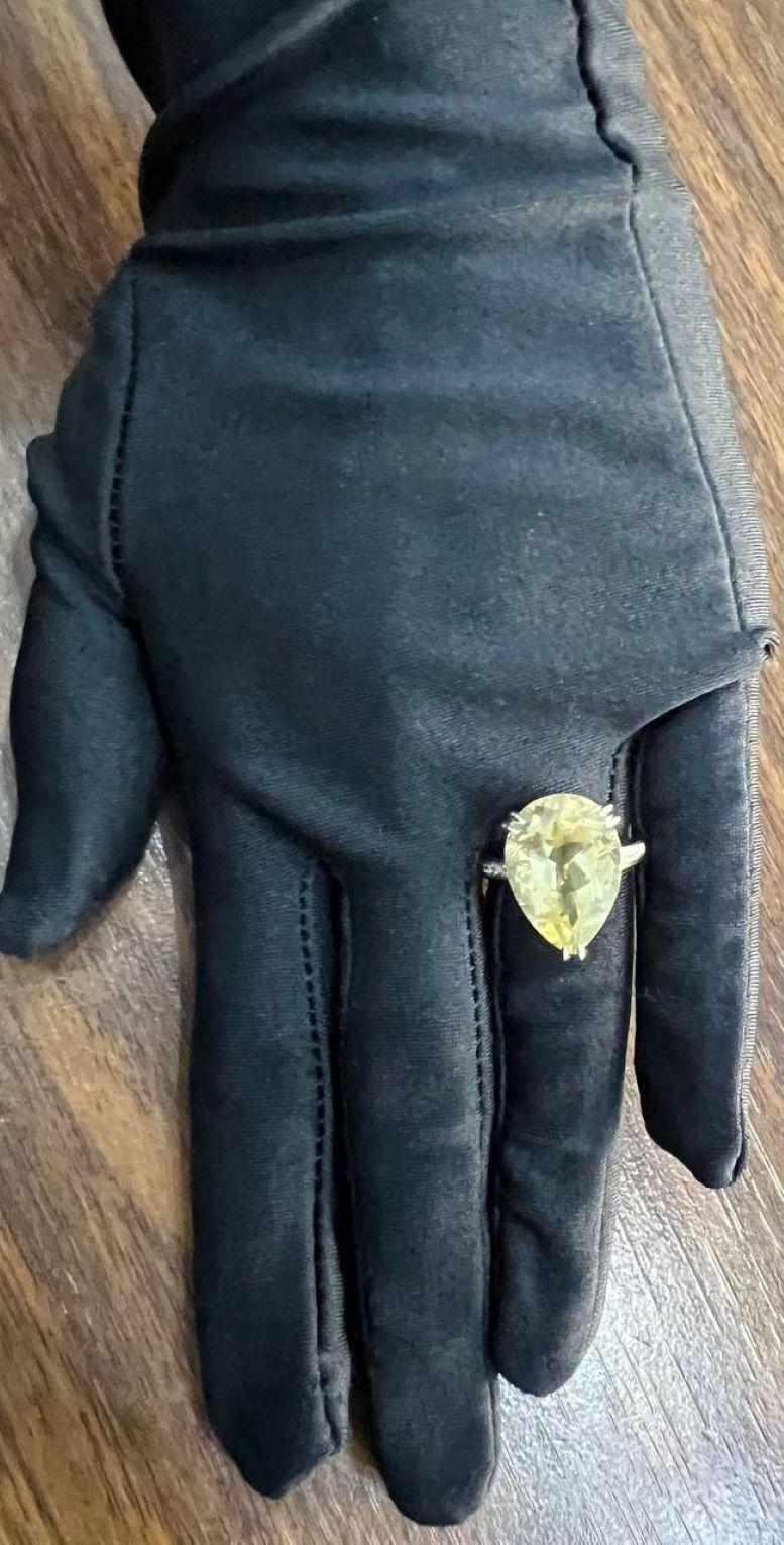Anello a forma di pera a goccia in quarzo giallo e limone con diamante a canale in oro bianco 14 carati in vendita 1