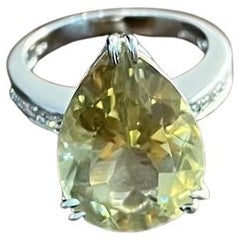 Bague en or blanc 14 carats avec quartz jaune citron en forme de poire et diamants en forme de larme
