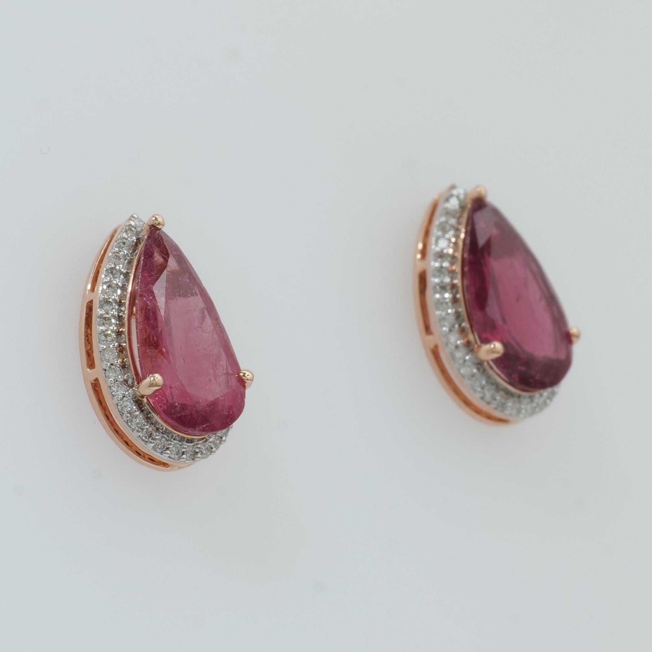 Orecchini con diamante aureolato con tormalina pera in oro massiccio 14k (certificati) In condizioni Nuovo in vendita a New Delhi, DL