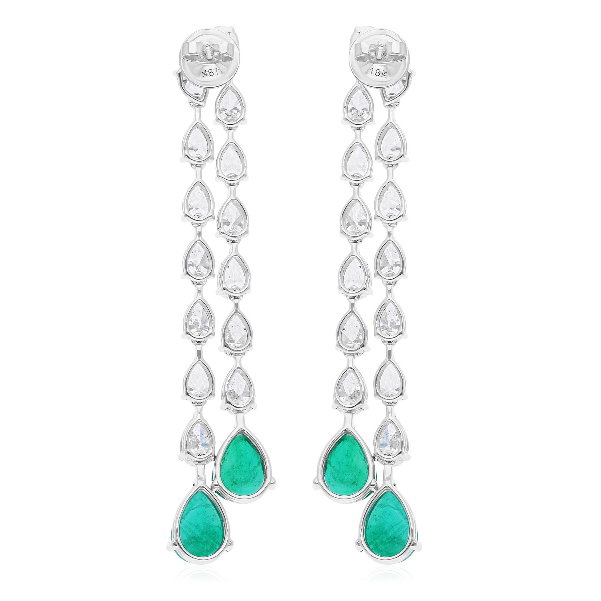 Orecchini con gemma di smeraldo dello Zambia a forma di pera SI/H Diamond Gioielli in oro bianco 14 carati In condizioni Nuovo in vendita a Diera, Dubai