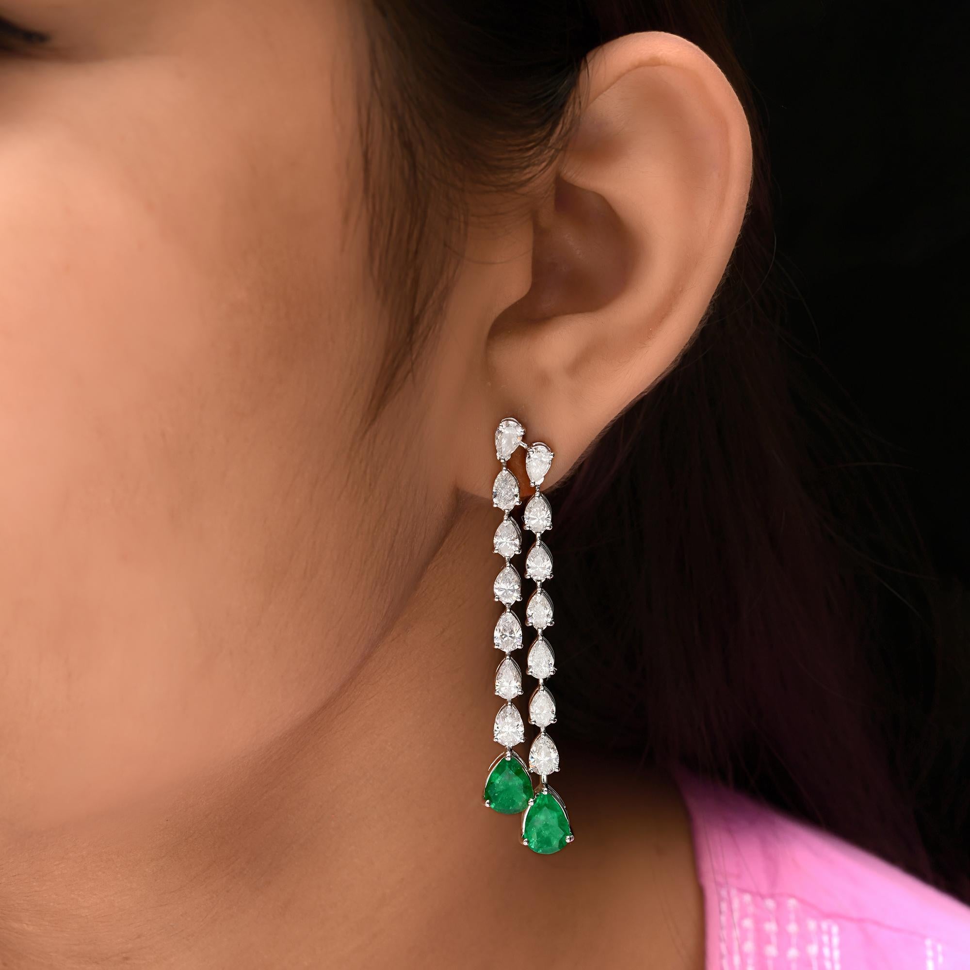 Pendientes de diamantes SI/H de 7,32 qt Esmeralda de Zambia de 5,05 quilates Oro blanco de 18 quilates Corte pera en venta