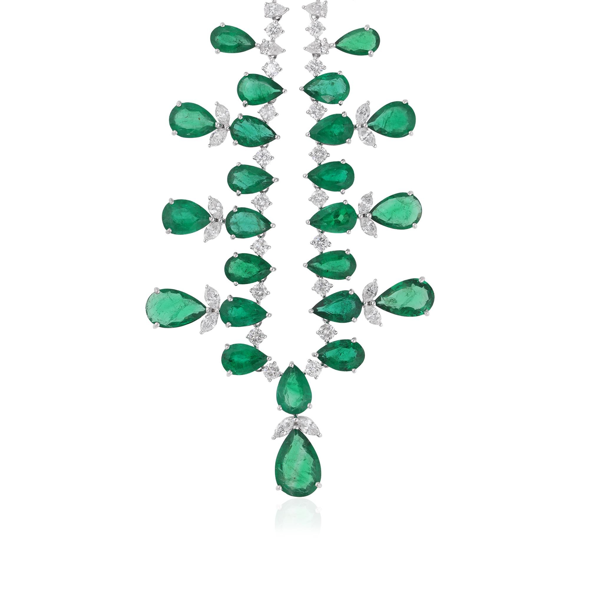 Taille poire Collier de pierres précieuses en émeraudes de Zambie en forme de poire et diamants en or blanc 10 carats en vente