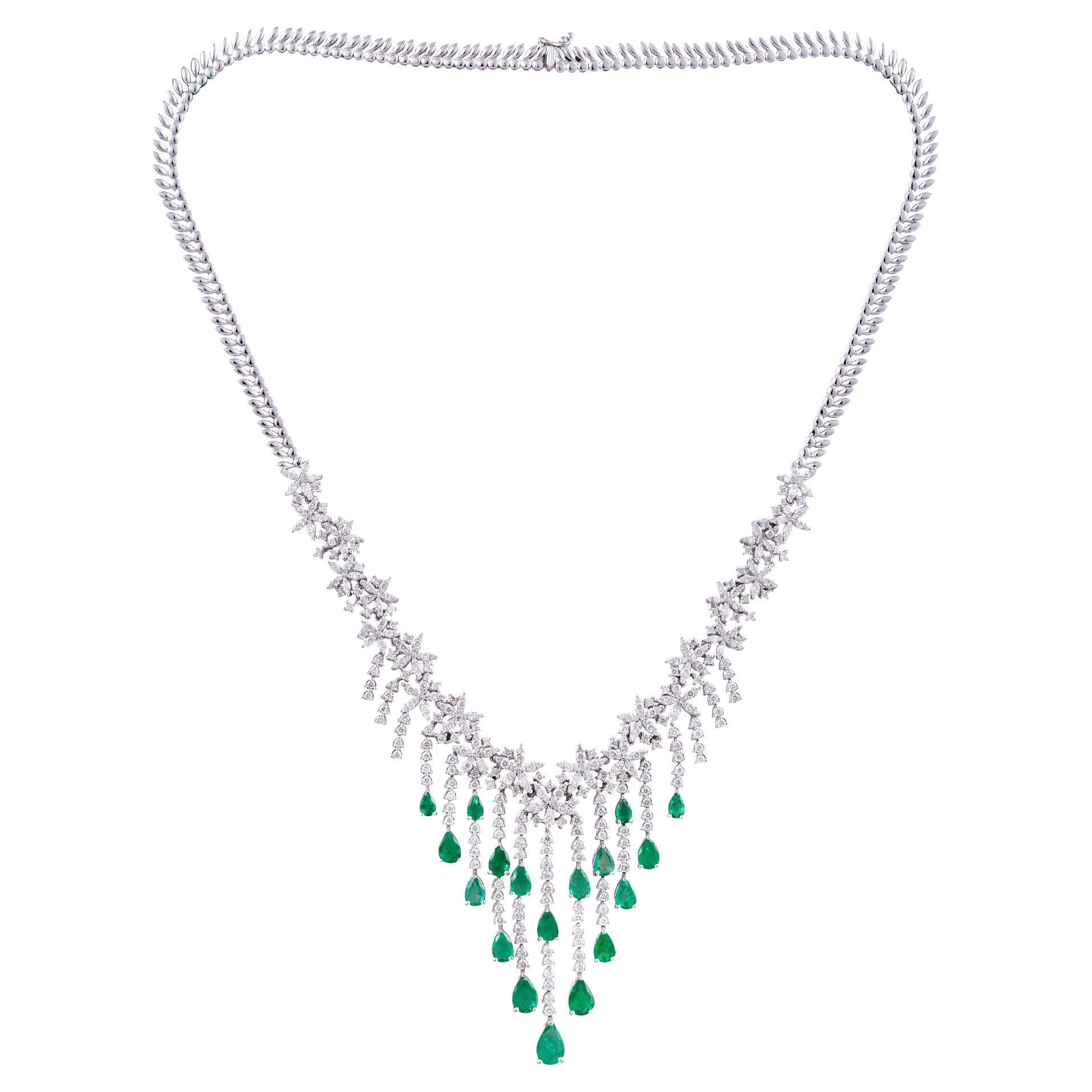 Pear Natural Emerald Gemstone Necklace Diamond Solid 18k White Gold Fine Jewelry For Sale
