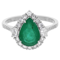 Esmeralda pera de Zambia Anillo de diamantes 14 quilates de oro blanco Joyería hecha a mano