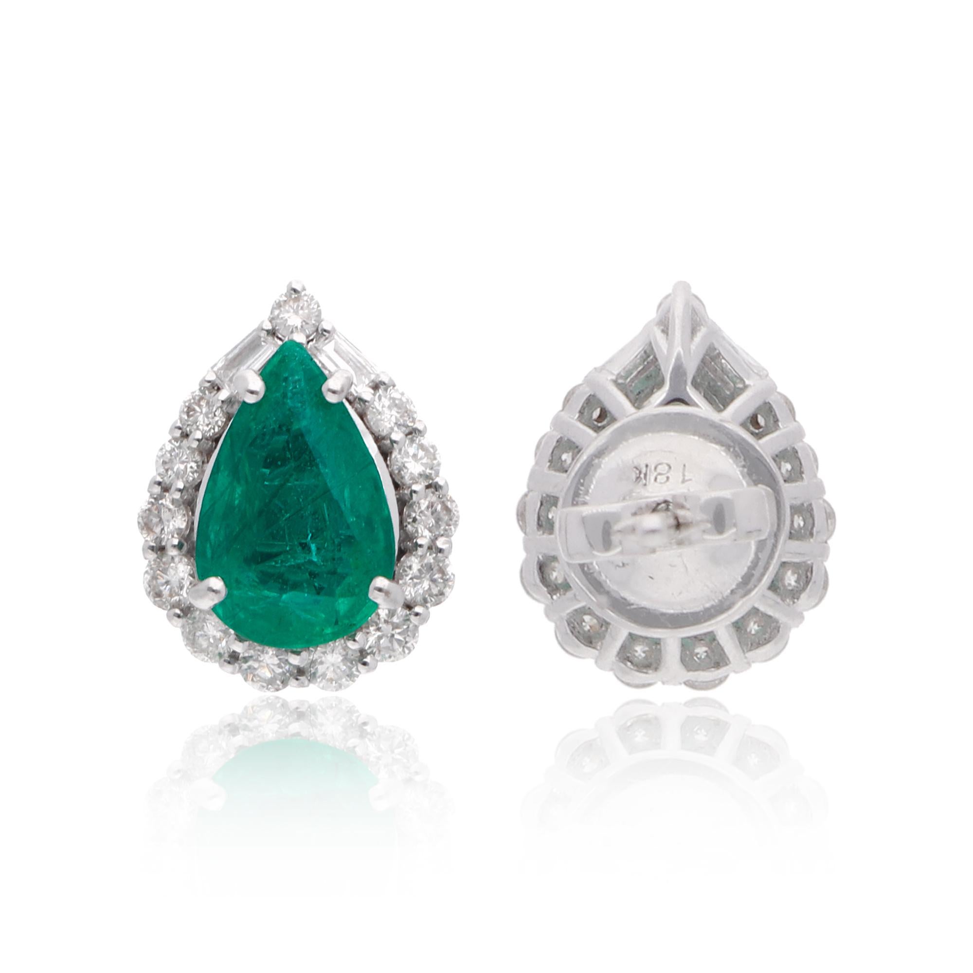 Artikel-Code :- SEE-12829 (14k)
Bruttogewicht :- 2.74 gm
14k Massiv Weißgold Wt. :- 2,62 gm
Natürlicher Diamant Gewicht :- 0.60 Ct. ( DURCHSCHNITTLICHE DIAMANT-REINHEIT SI1-SI2 & FARBE H-I )
Smaragd Gewicht :- 2.06 Karat.

✦