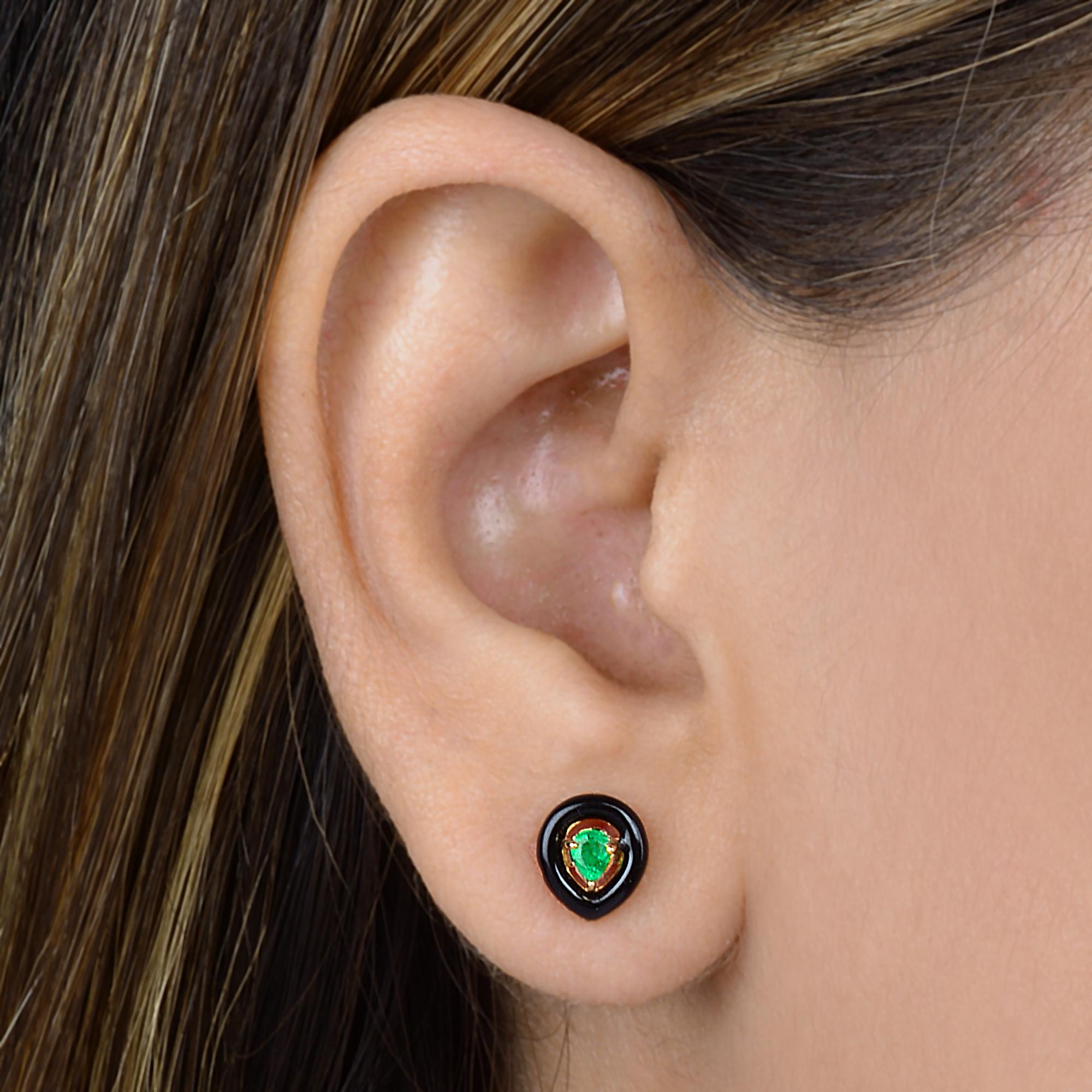 Moderne Boucles d'oreilles émeraude zambienne poire en émail noir Or jaune 14 carats en vente
