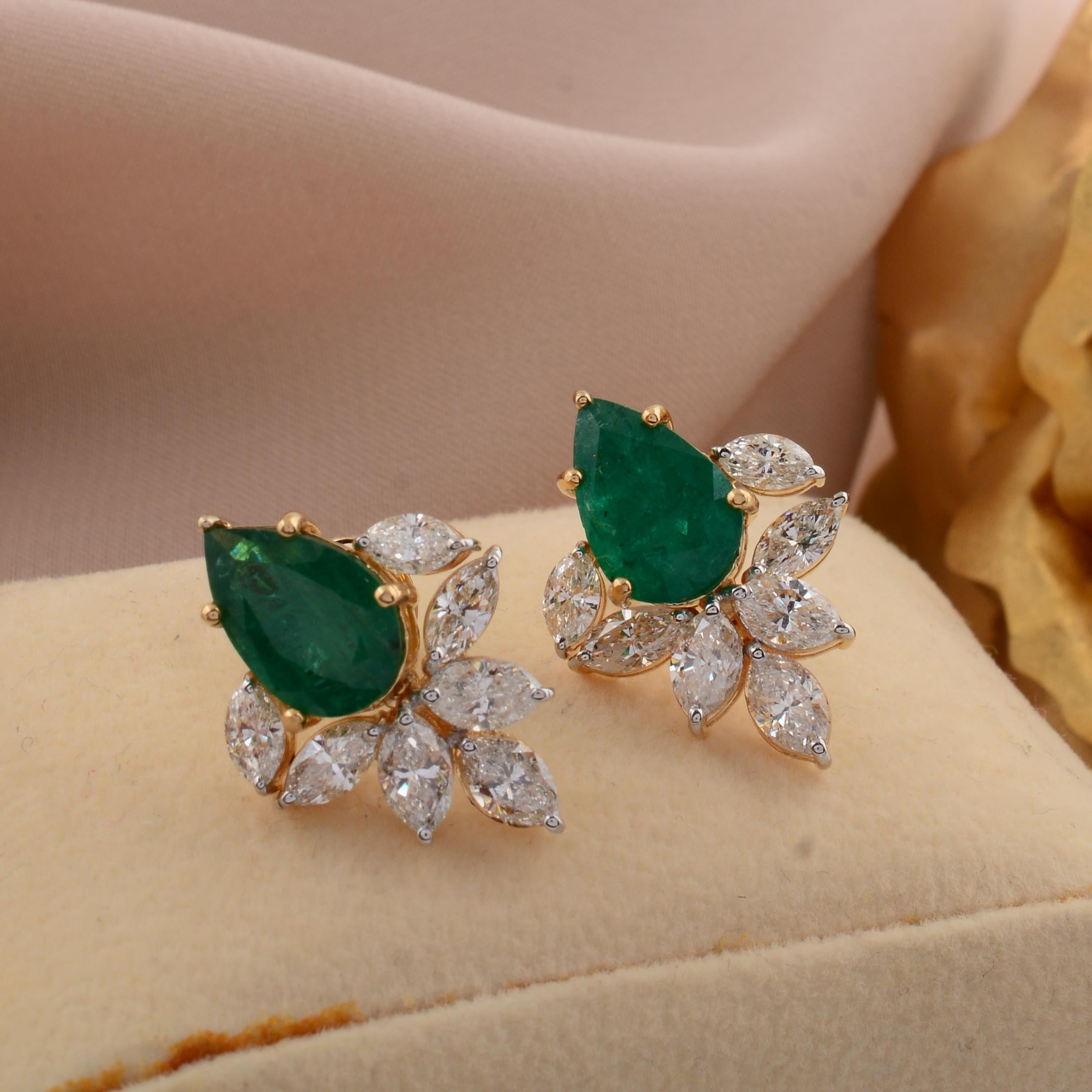 Pear Cut Pear Natural Emerald Gemstone Stud Earrings Marquise Diamond 18 Kt Yellow Gold For Sale