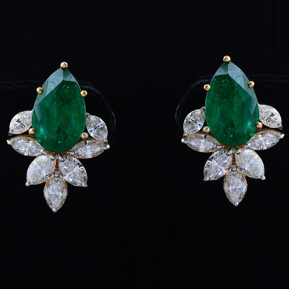 Women's Pear Natural Emerald Gemstone Stud Earrings Marquise Diamond 18 Kt Yellow Gold For Sale