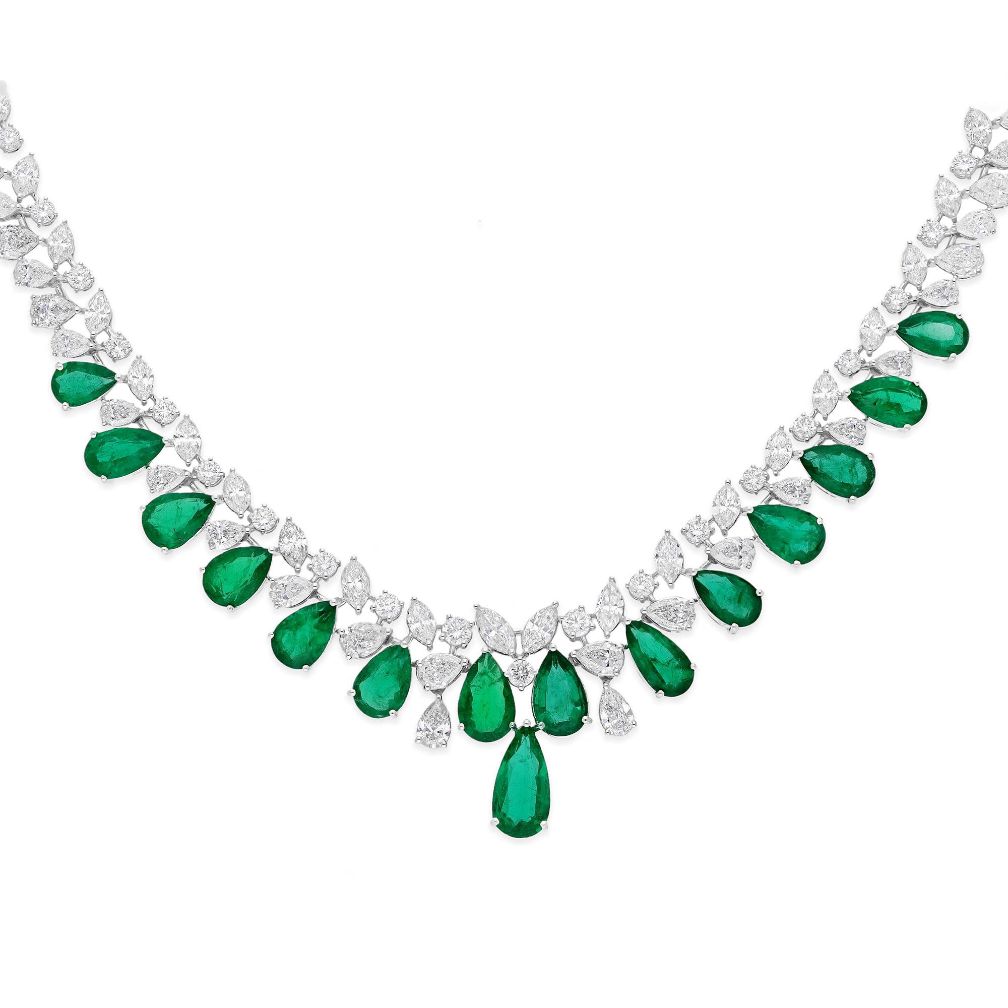 Moderno Collana di smeraldi dello Zambia a pera SI/H Diamond Gioielli fatti a mano in oro bianco 14 carati in vendita