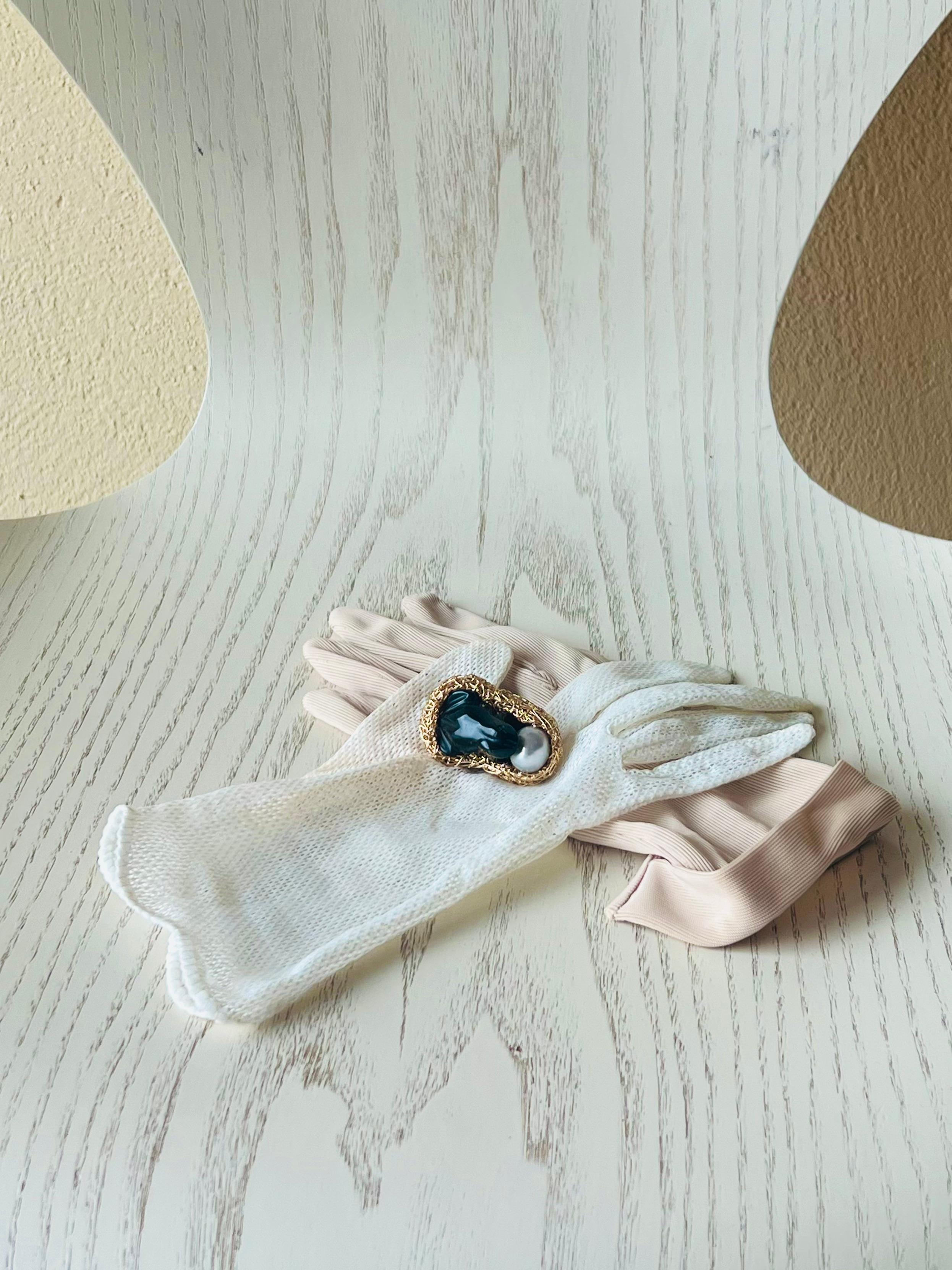 Pearl and Black Agate Frog ring, in 14k Gold F One-Off by the artist For Sale 4