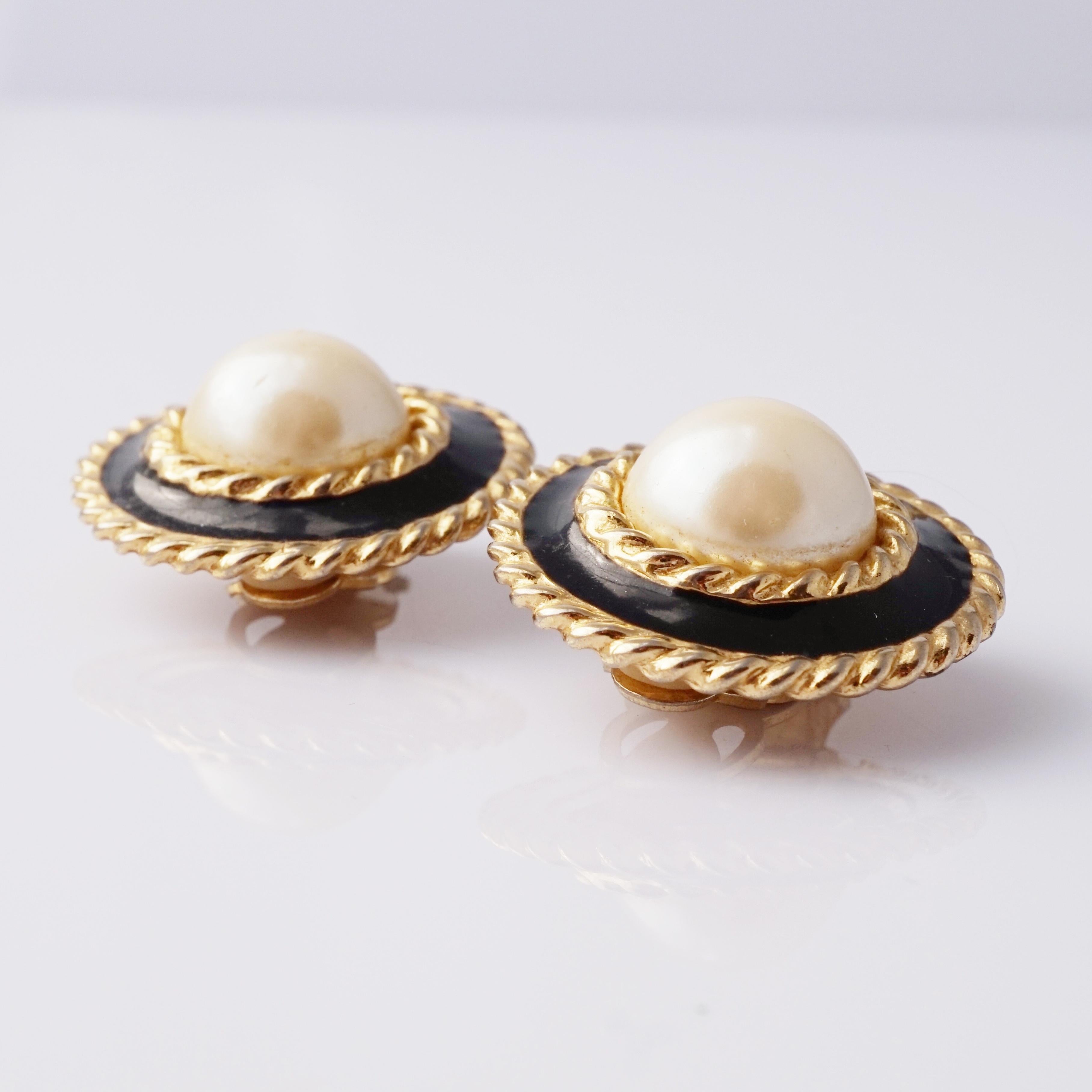 Pearl and Black Enamel Button Earrings With Gilt Rope Trim By St. John, 1980s In Good Condition For Sale In McKinney, TX