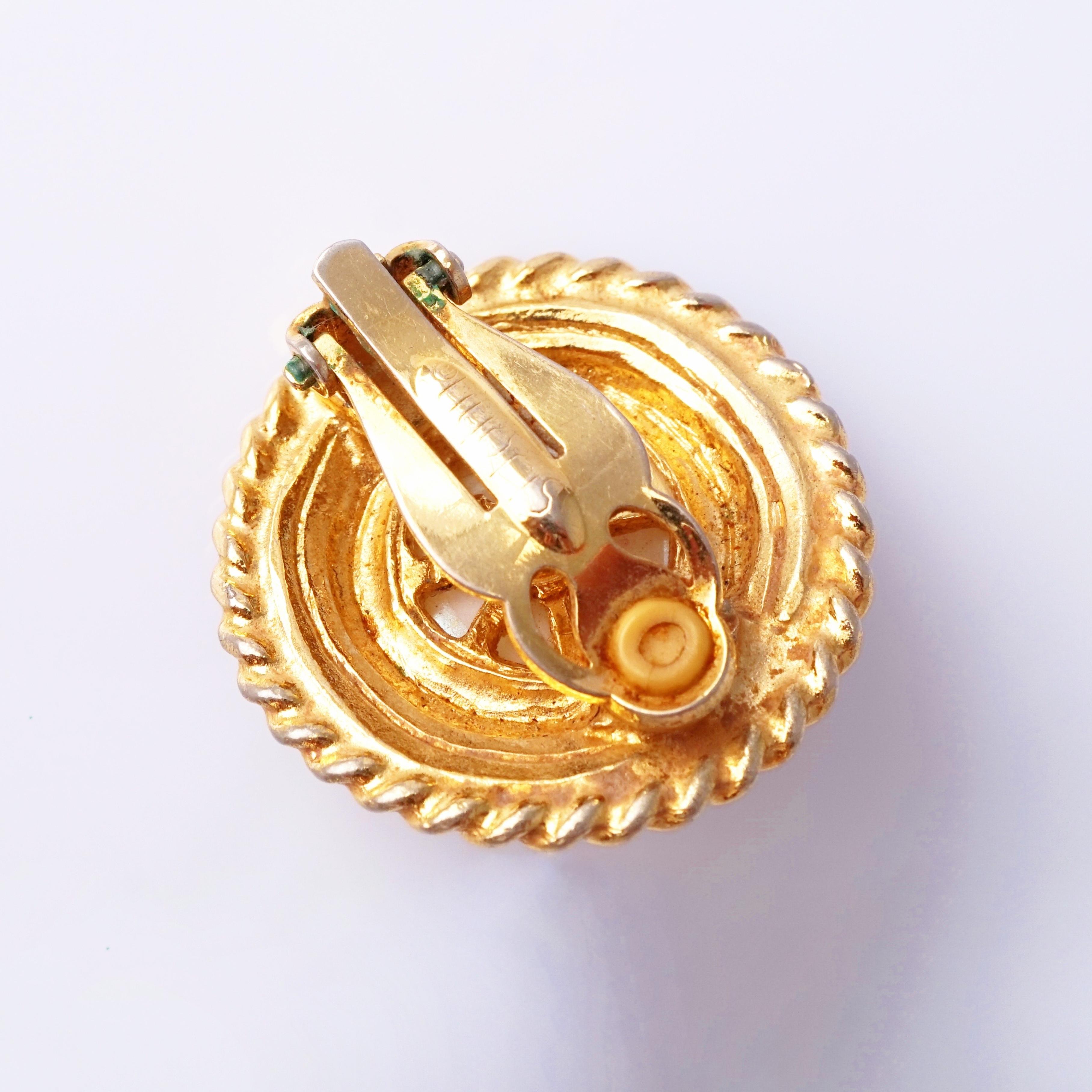 Pearl and Black Enamel Button Earrings With Gilt Rope Trim By St. John, 1980s For Sale 1
