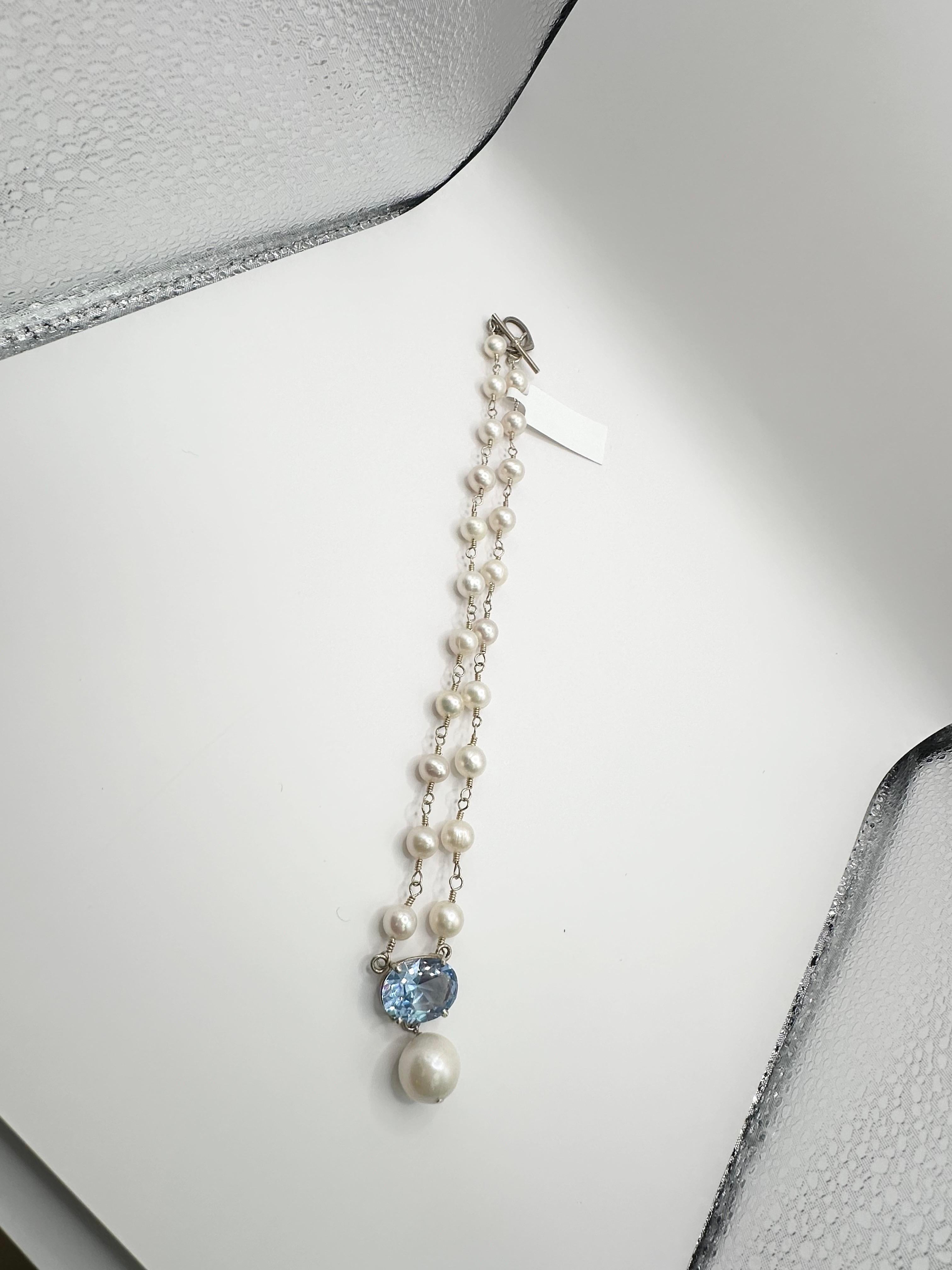 Pretty pearl and blue topaz necklace in sterling silver, 18