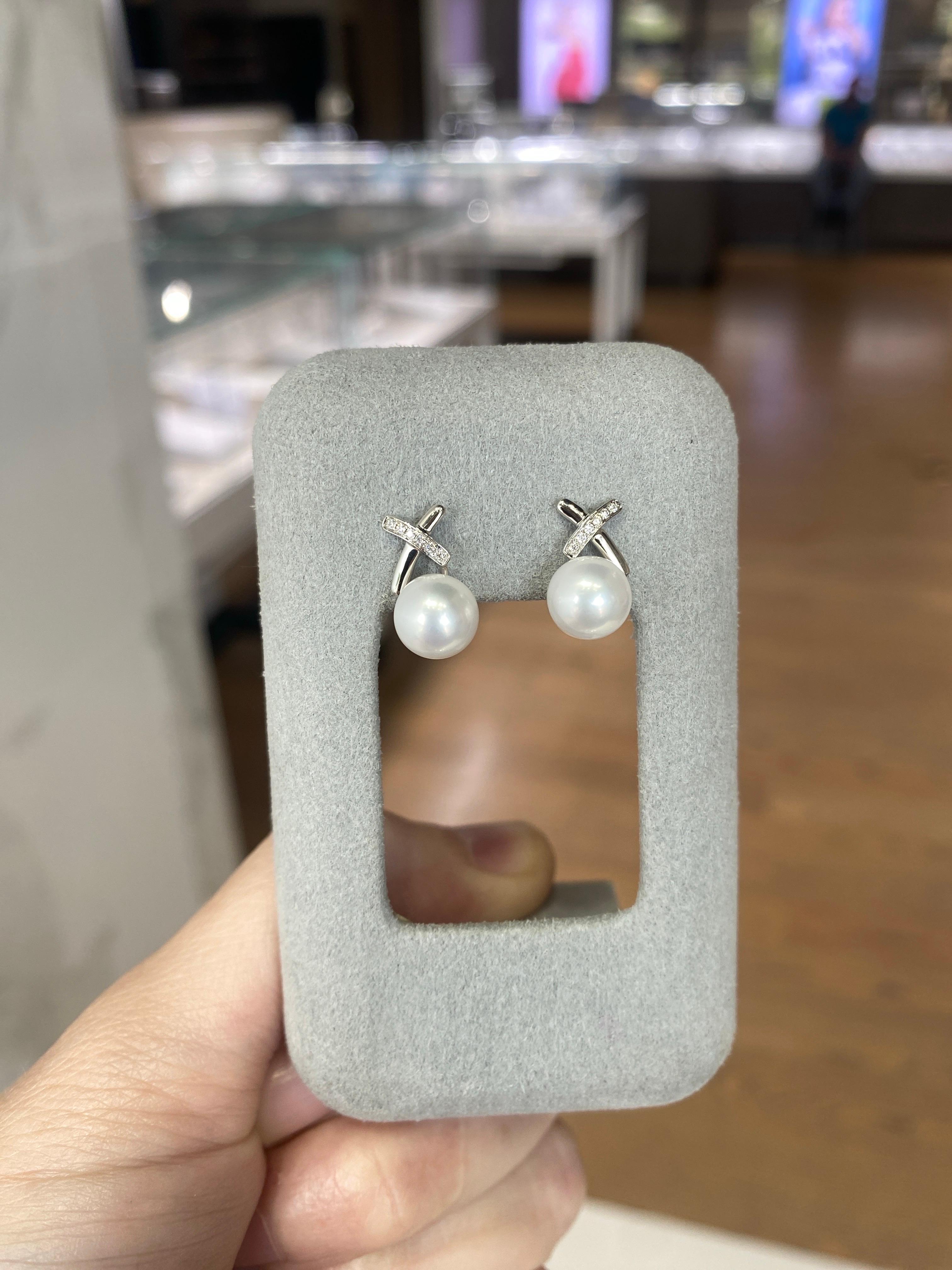 Pearl and Diamond 14 Karat White Gold Stud Earrings For Sale 5