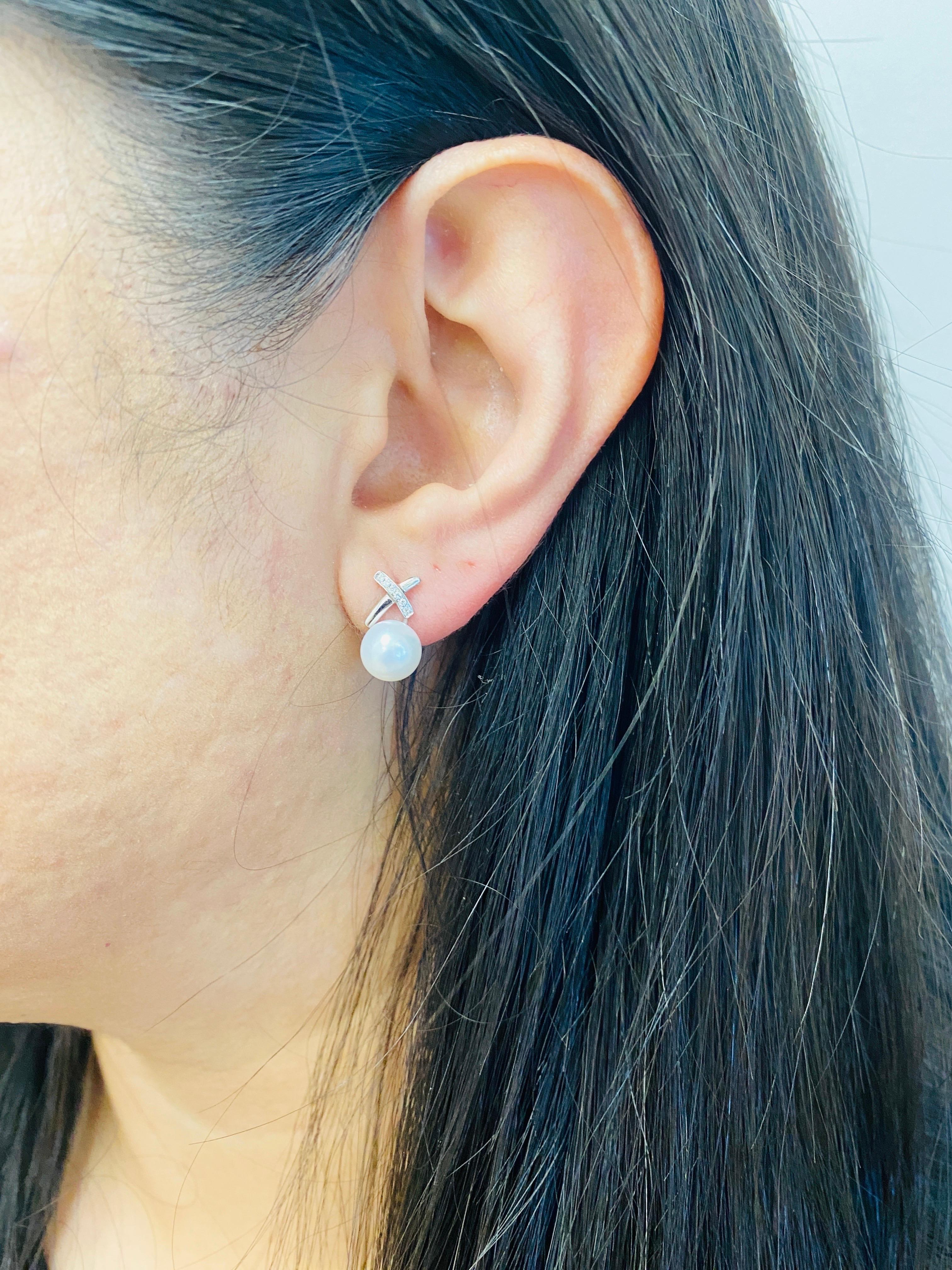 Pearl and Diamond 14 Karat White Gold Stud Earrings For Sale 12