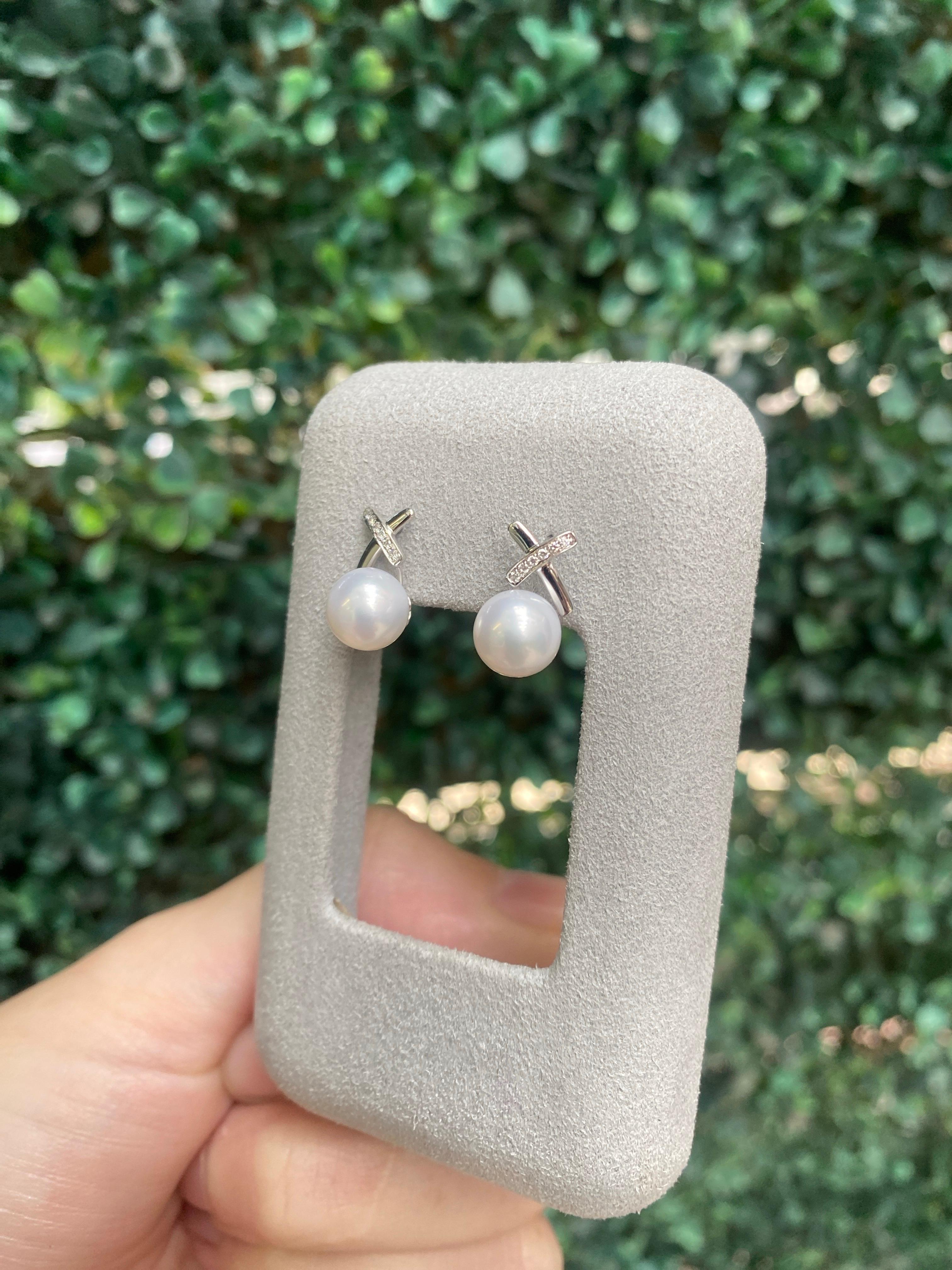 Pearl and Diamond 14 Karat White Gold Stud Earrings For Sale 4