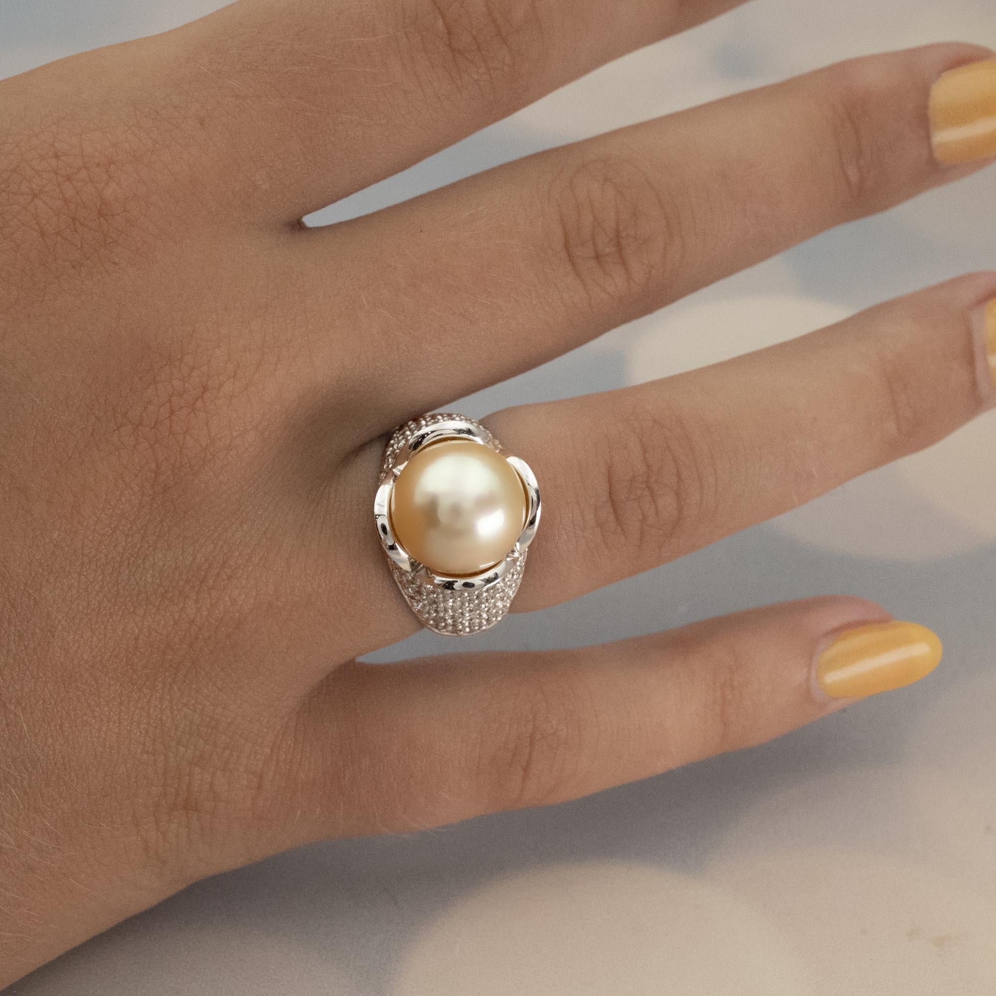 Anello Cocktail con perle e diamanti in oro 18 carati In condizioni Nuovo in vendita a Monte Carlo, MC