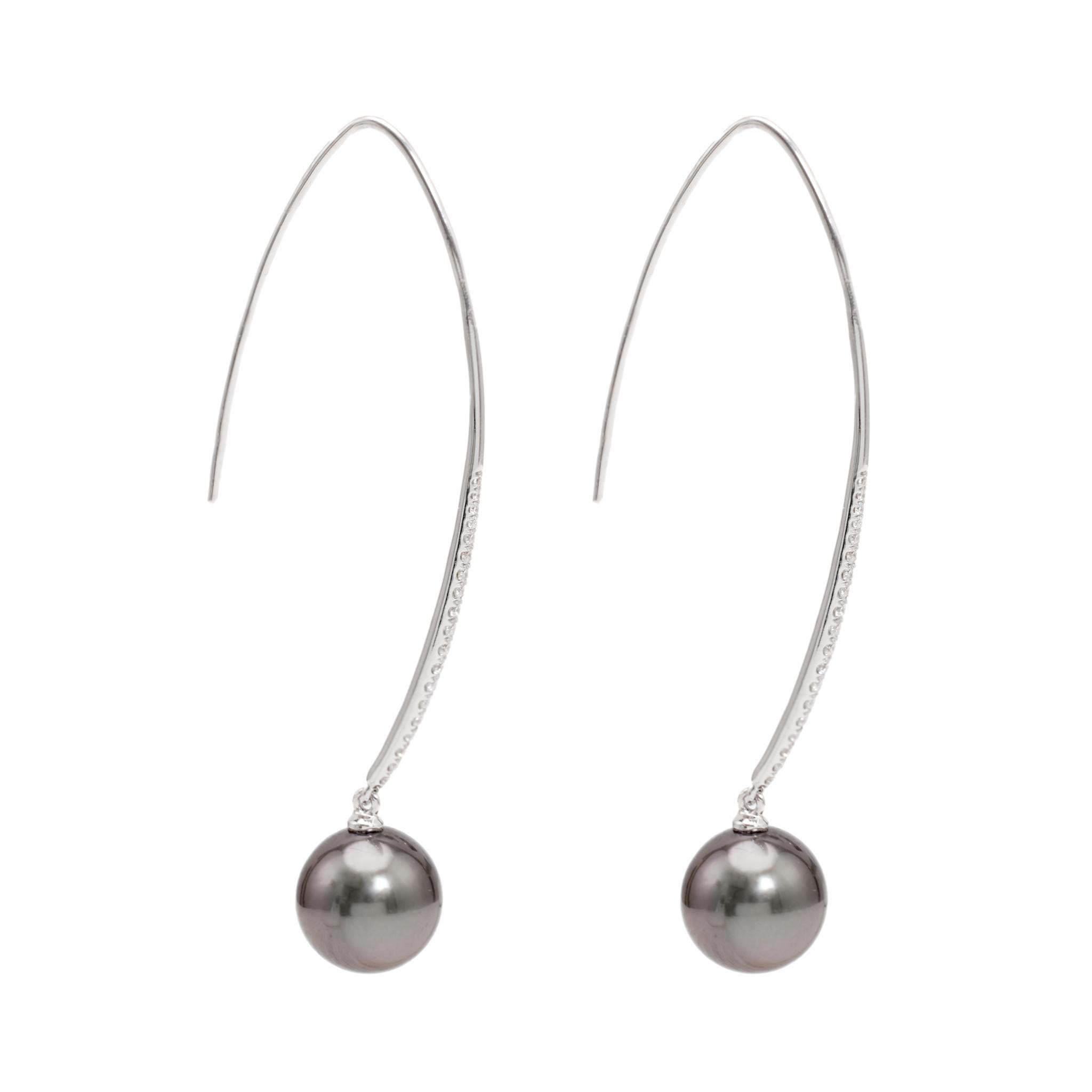 Women's or Men's Pearl and Diamond 18k White Gold Earrings For Sale
