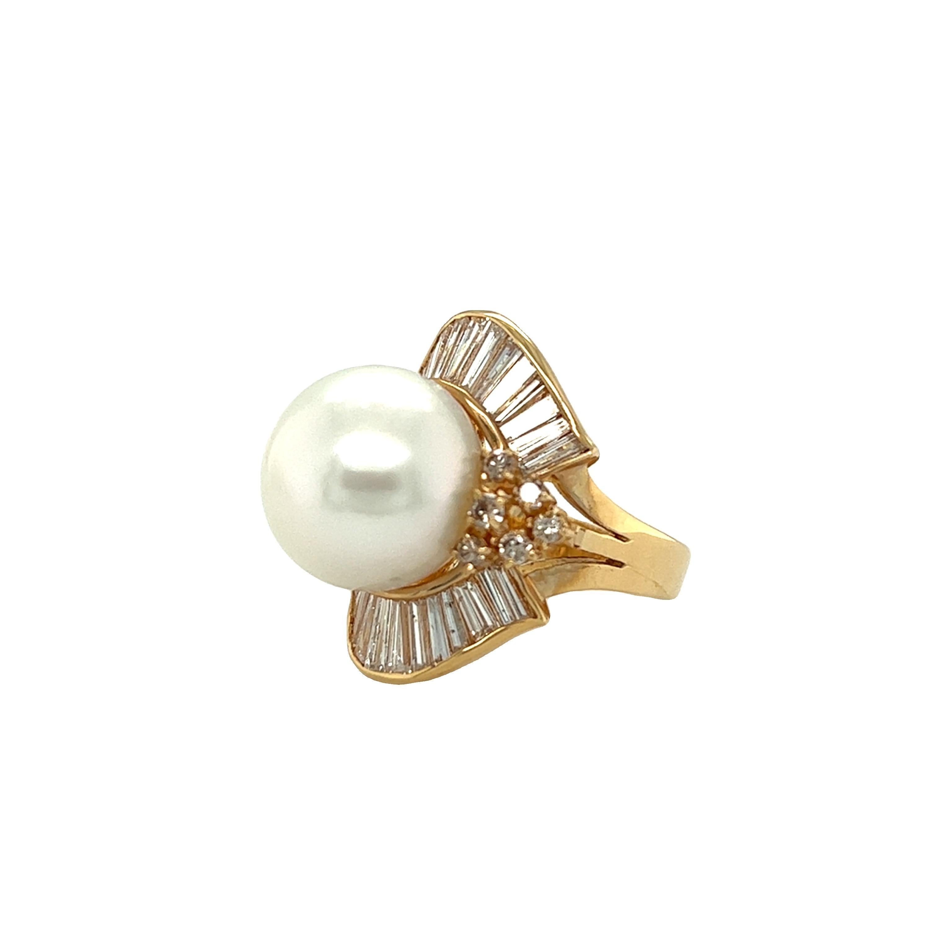 Pearl and Diamond Ballerina Ring 14k Yellow Gold In Excellent Condition For Sale In beverly hills, CA