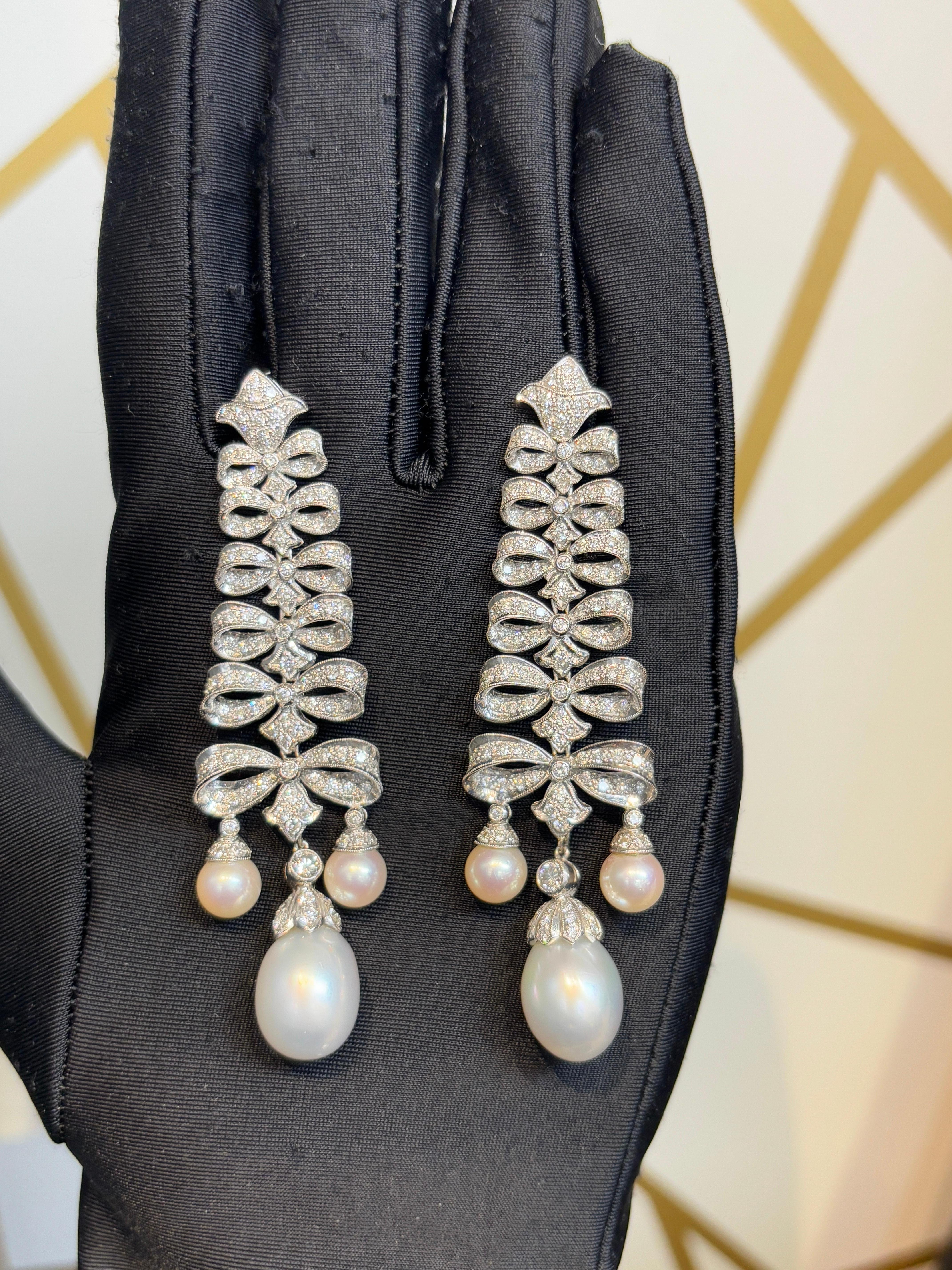 Taglio misto Orecchini a fiocco con perle e diamanti in vendita