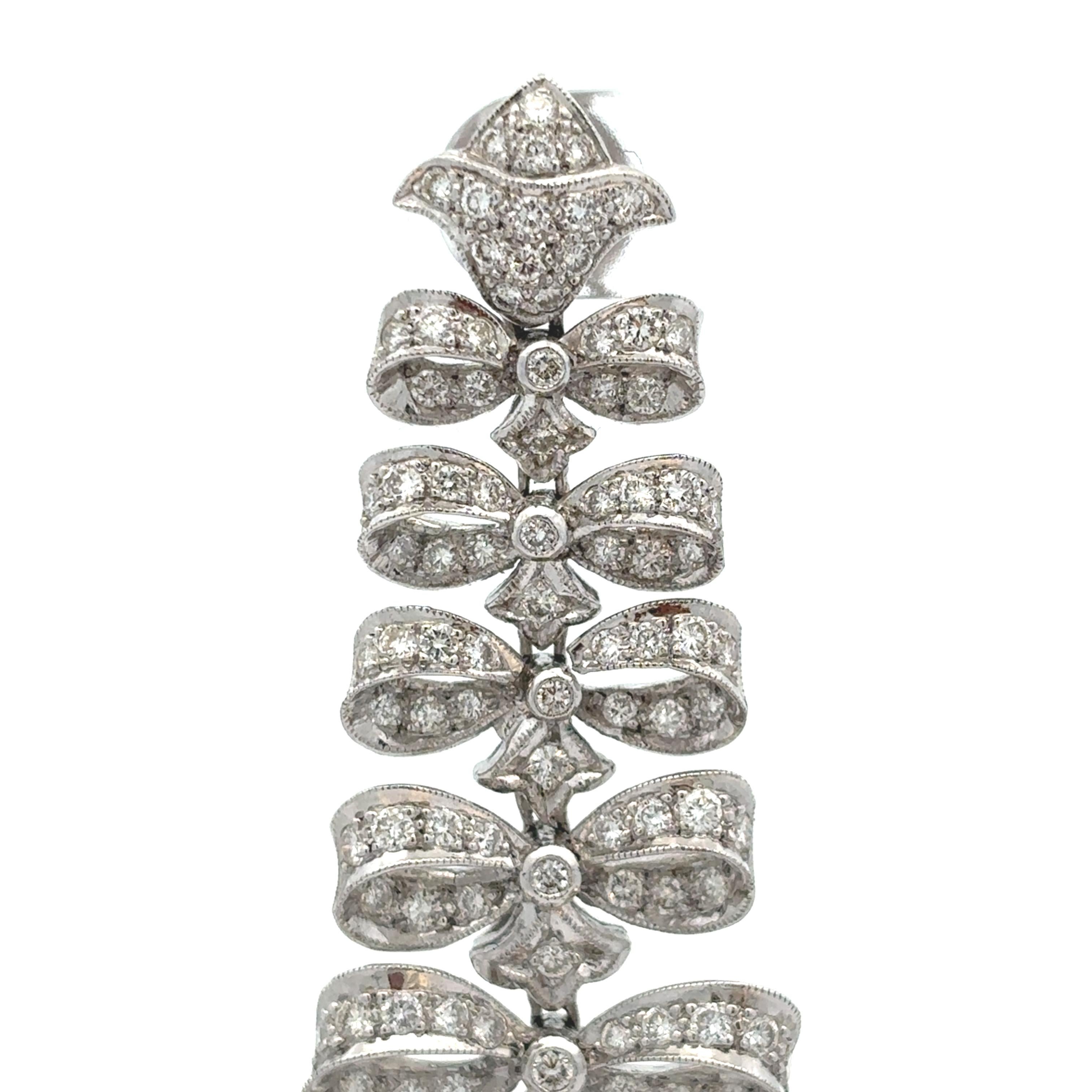 Orecchini a fiocco con perle e diamanti In condizioni ottime in vendita a New York, NY