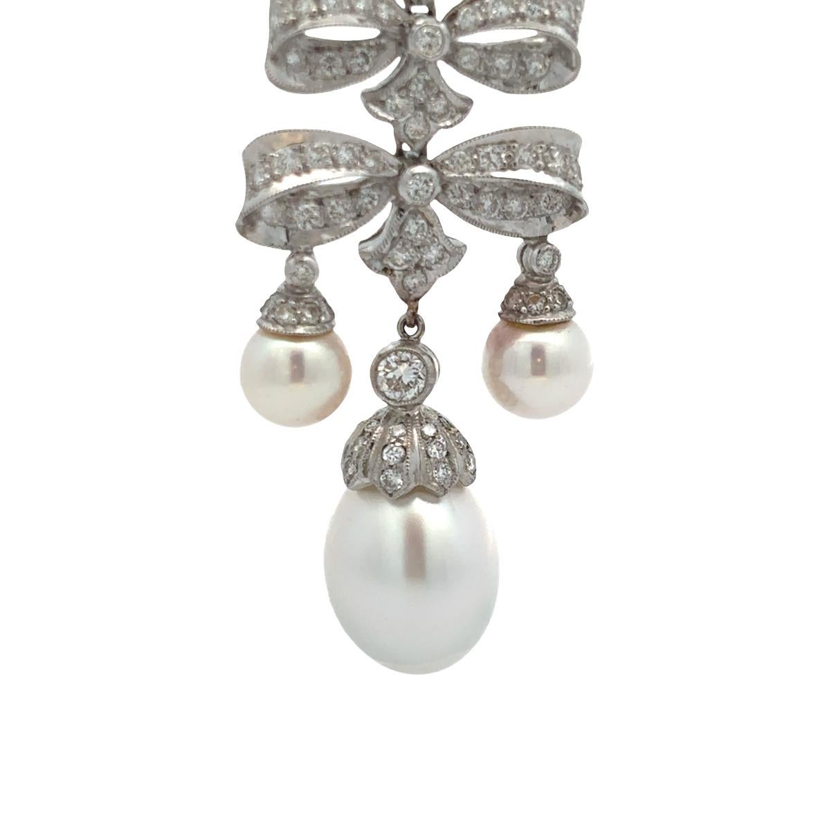 Donna Orecchini a fiocco con perle e diamanti in vendita