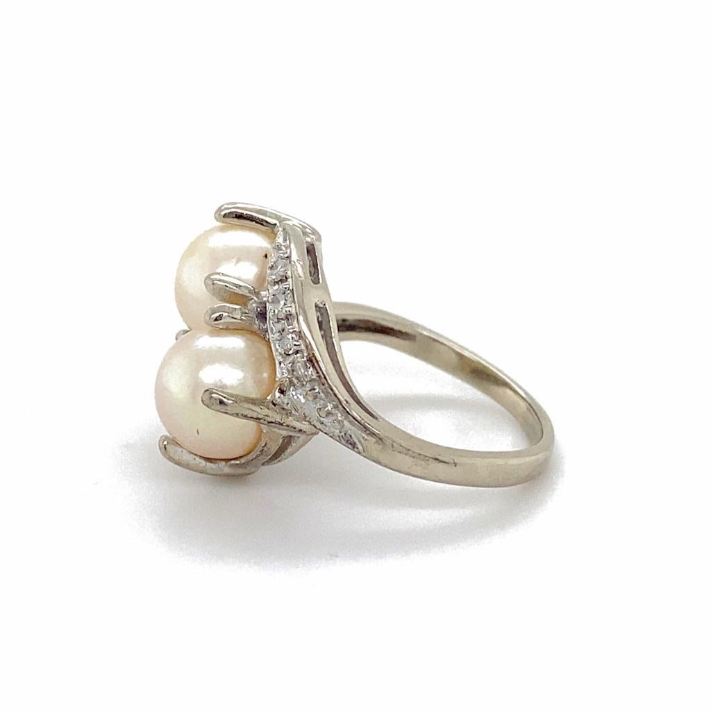 Women's Pearl and Diamond Bypass Ring Toi et Moi in 14K White Gold Vintage Circa 1960