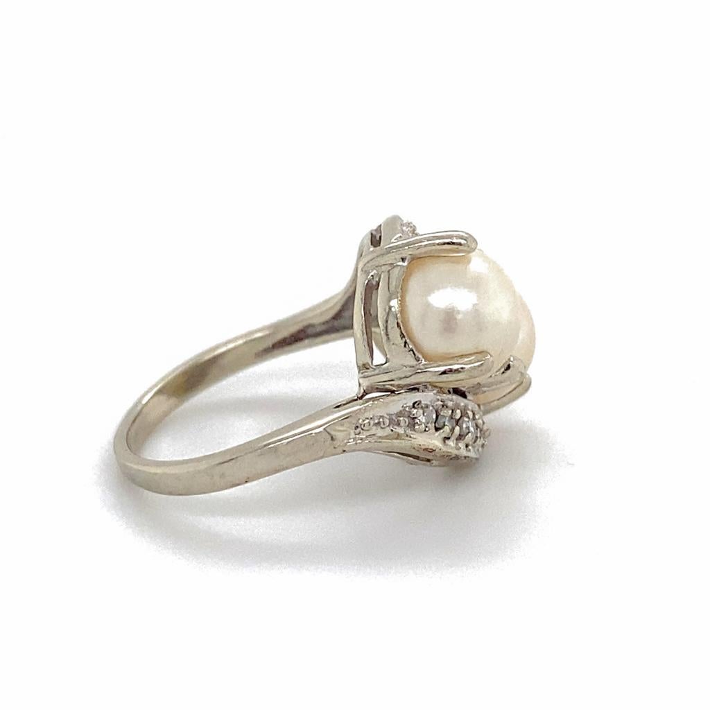 Pearl and Diamond Bypass Ring Toi et Moi in 14K White Gold Vintage Circa 1960 2