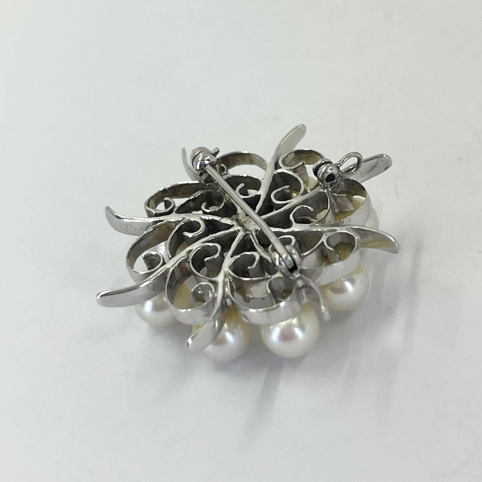 Round Cut Pearl and Diamond Circle Pin in White Gold For Sale