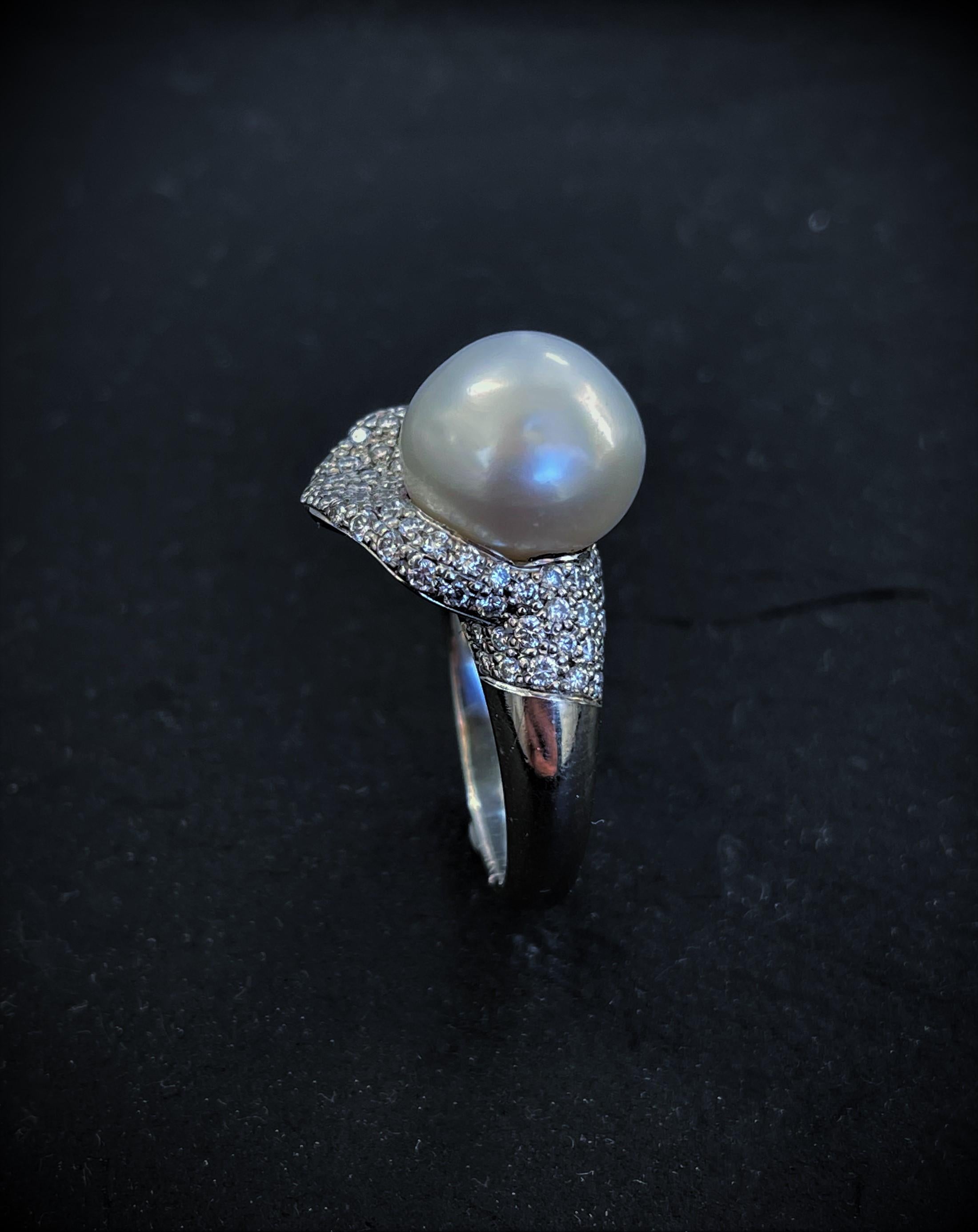 Contemporary Pearl and Diamond Classic Ring Set in Platinum For Sale
