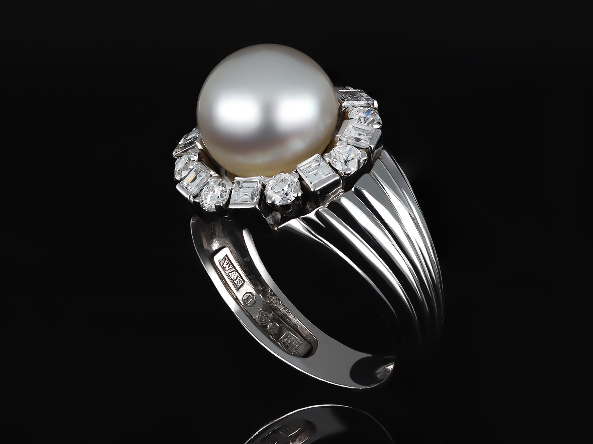 Perlen- und Diamant-Cluster-Ring von W. A. Bolin, Schwedisch, 1960 (Rundschliff) im Angebot
